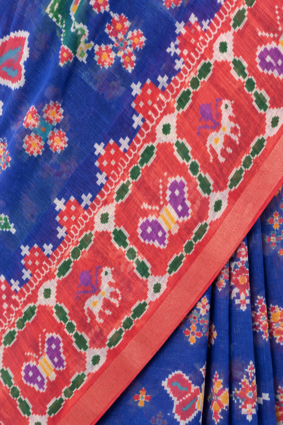 Aarohi Printed Saree With 1.5 Mtr Blouse Piece