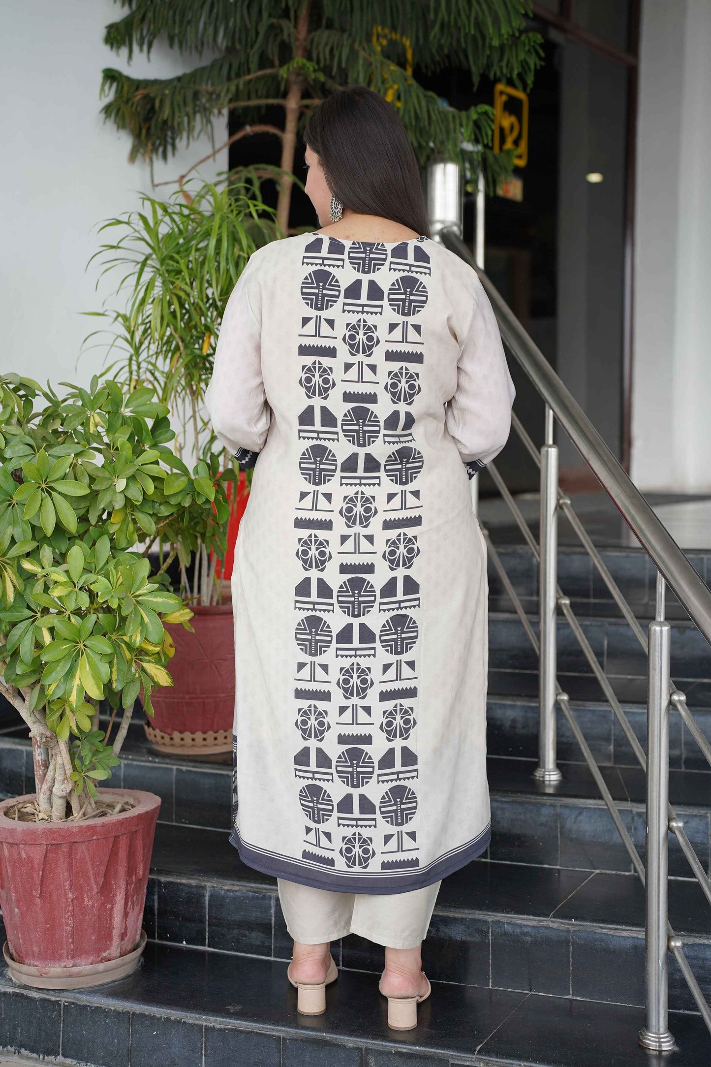 Creamy Mirage Muslin Suit Set