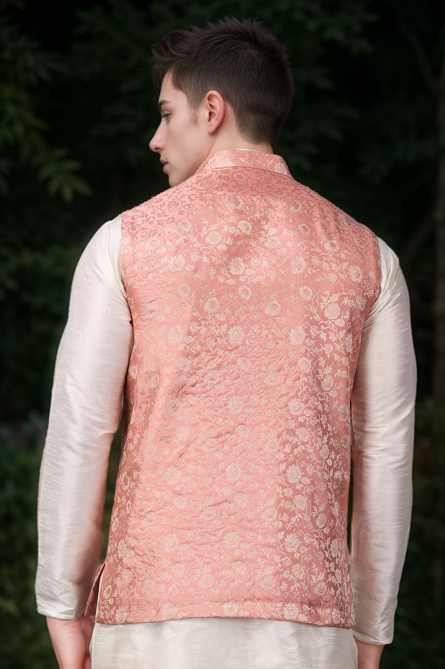 Coral Melody Brocade Vasket Set