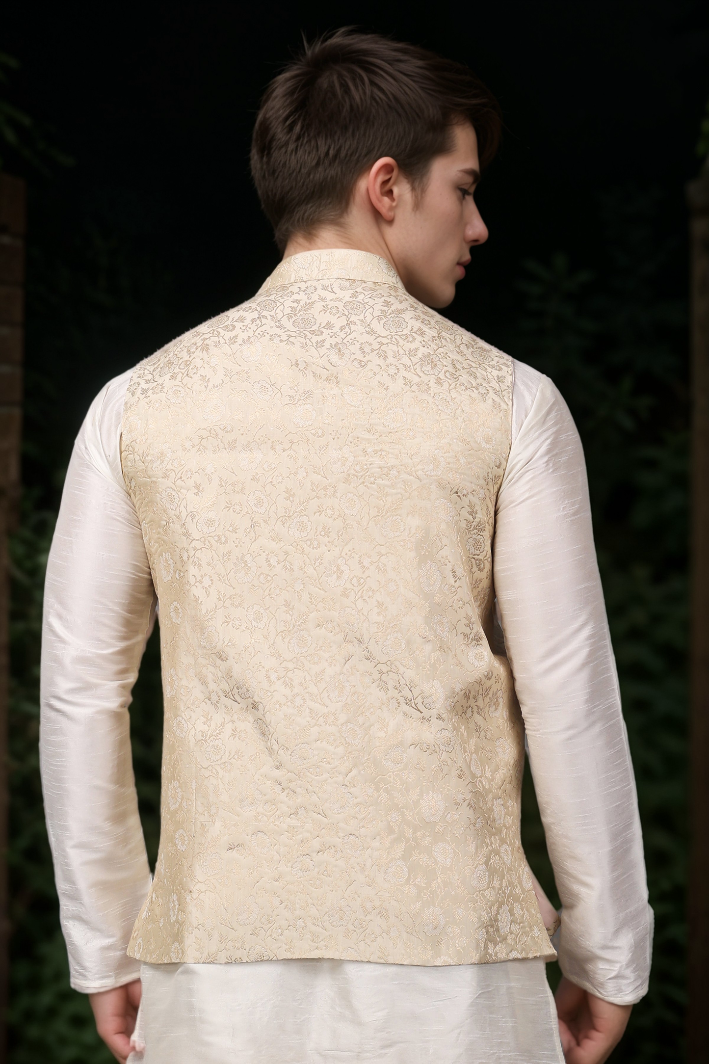 Ivory Glimmer Brocade Vasket Set