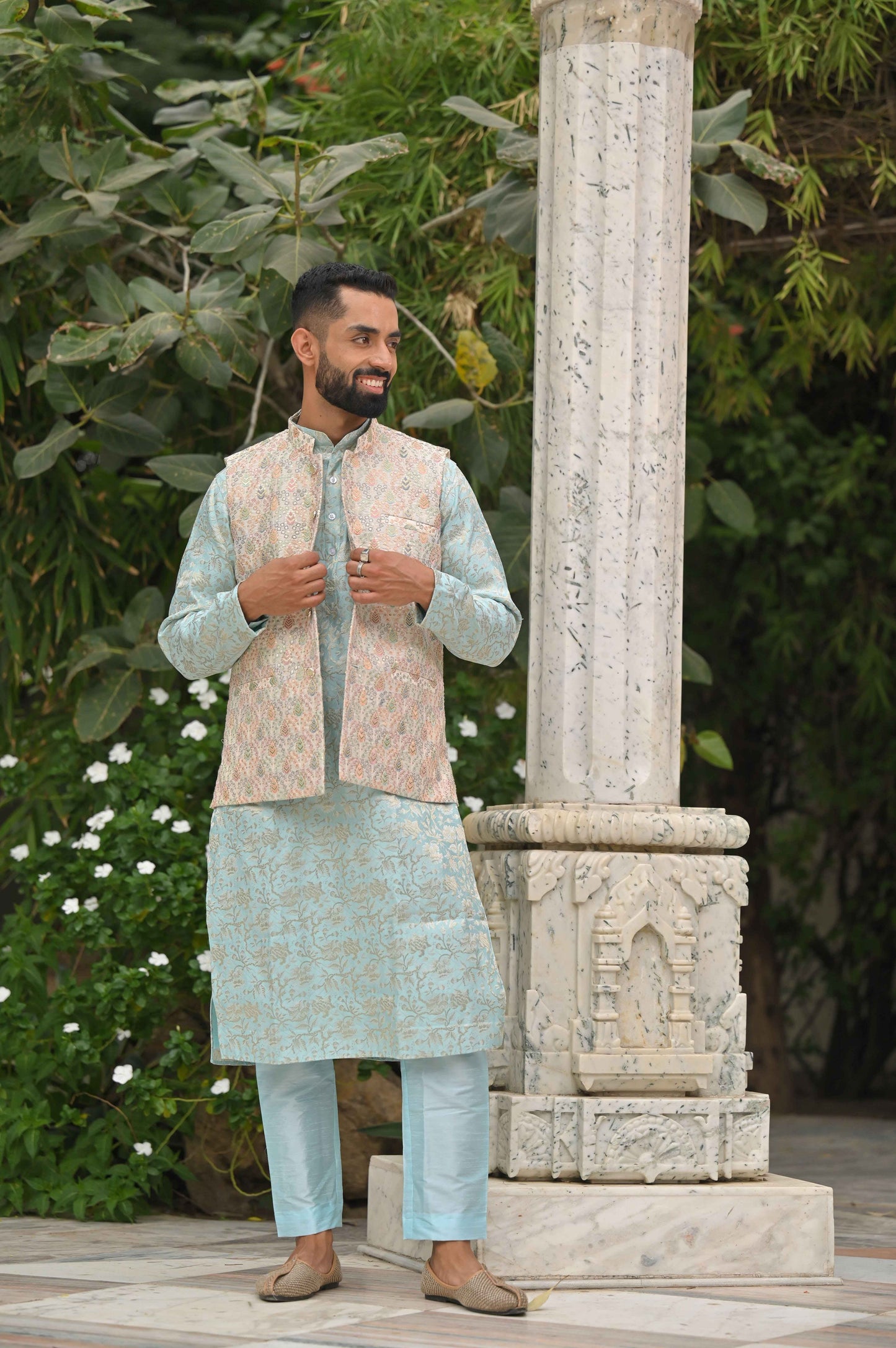 Buy Plus Size Skyline Accent Brocade Kurta At Apella | Sizes XS to 10 XL | India | Free Delivery | Customized