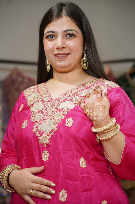 Iresha Magenta Suit Set With Zari Embroidery