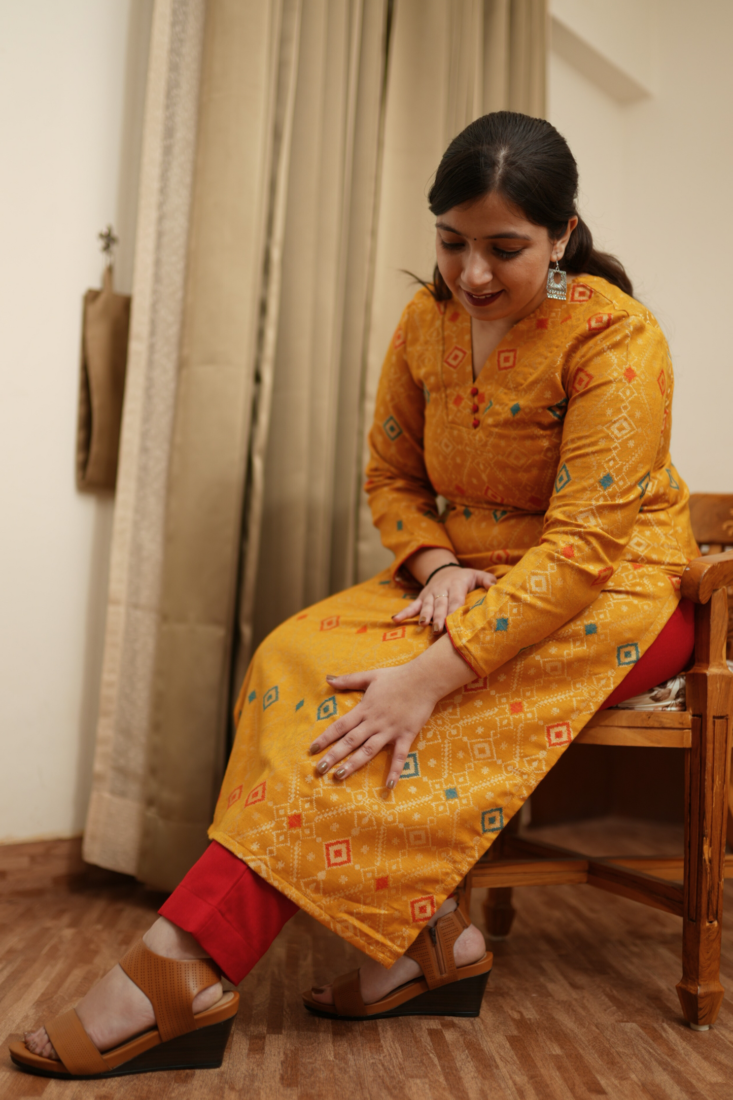 Buy Plus Size Amber Magic Woven Pashmina Set At Apella | Sizes XS to 10 XL | India | Free Delivery | Customized