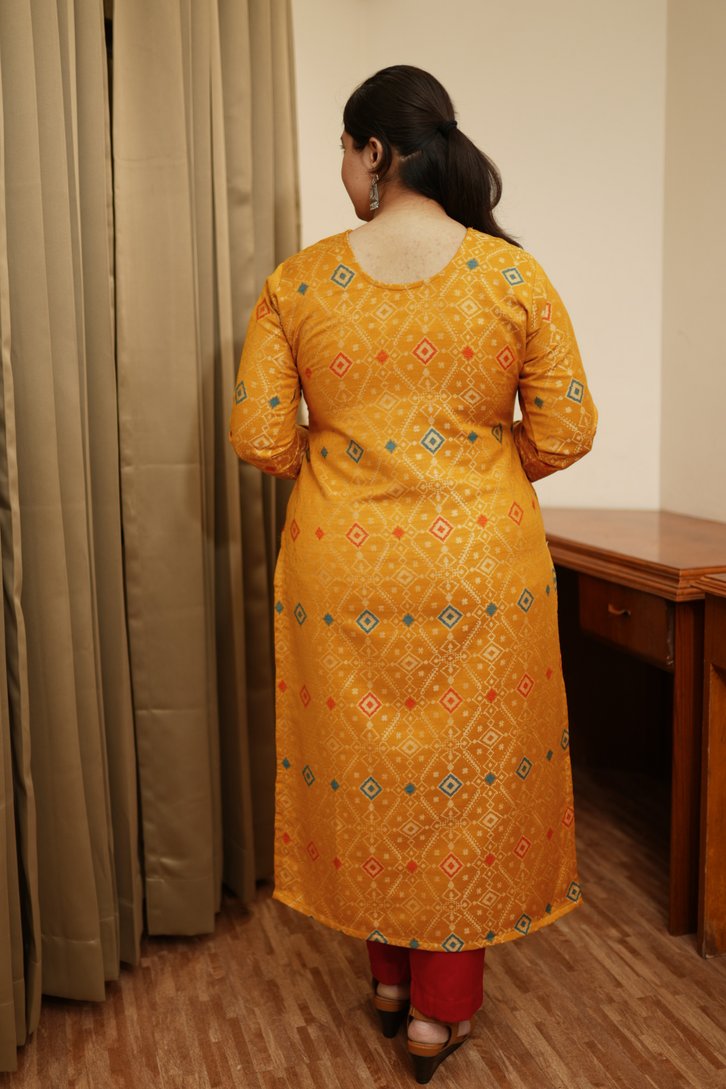 Buy Plus Size Amber Magic Woven Pashmina Kurta At Apella | Sizes XS to 10 XL | India | Free Delivery | Customized