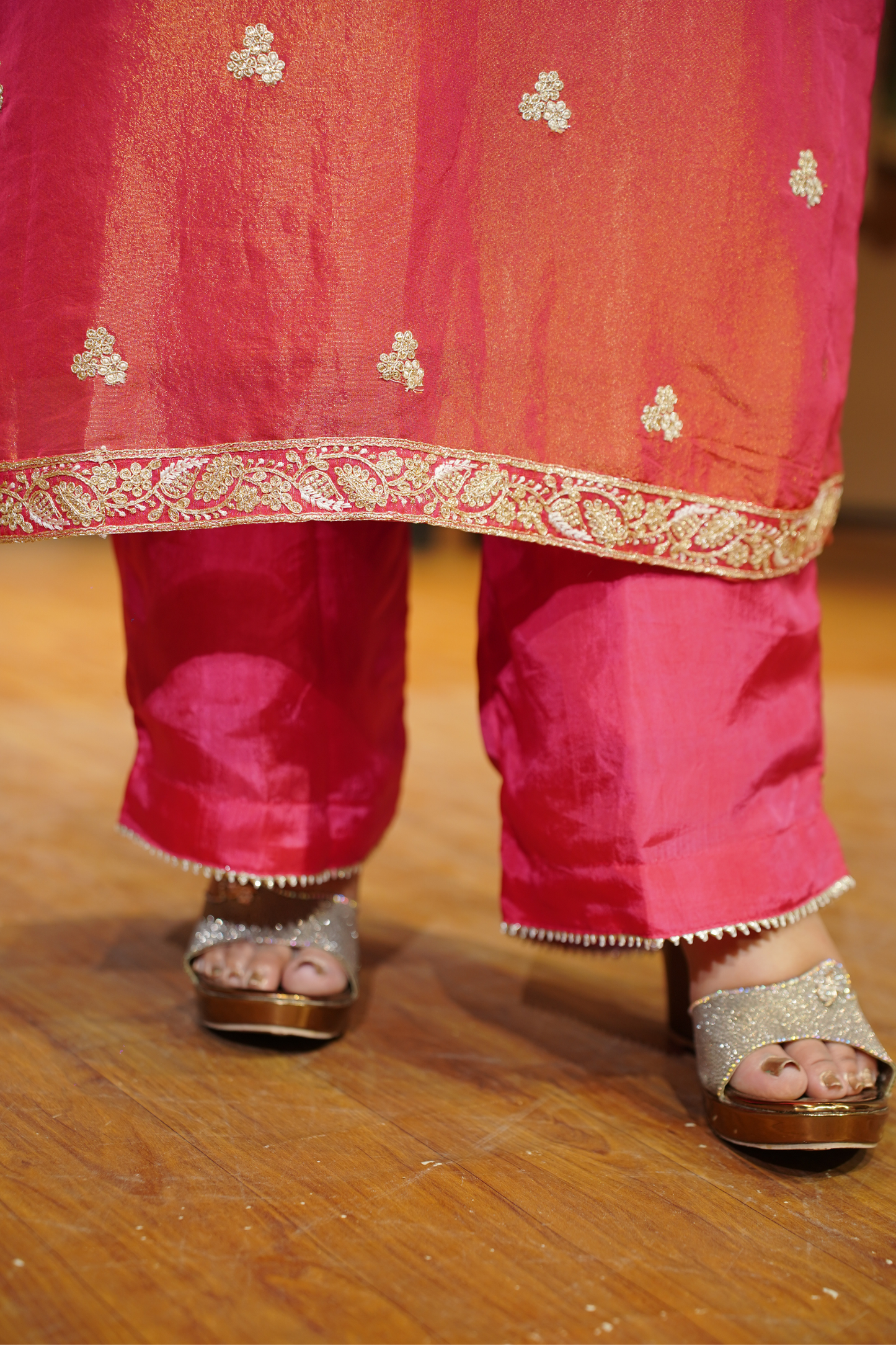 Devyani Tissue Shimmer Suit With Zari Embroidery