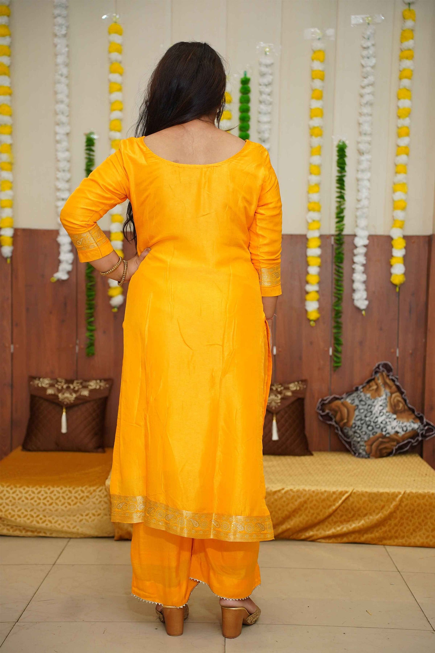 Buy Plus Size Old Gold Rose Jacquard Silk Suit At Apella | Sizes XS to 10 XL | India | Free Delivery | Customized