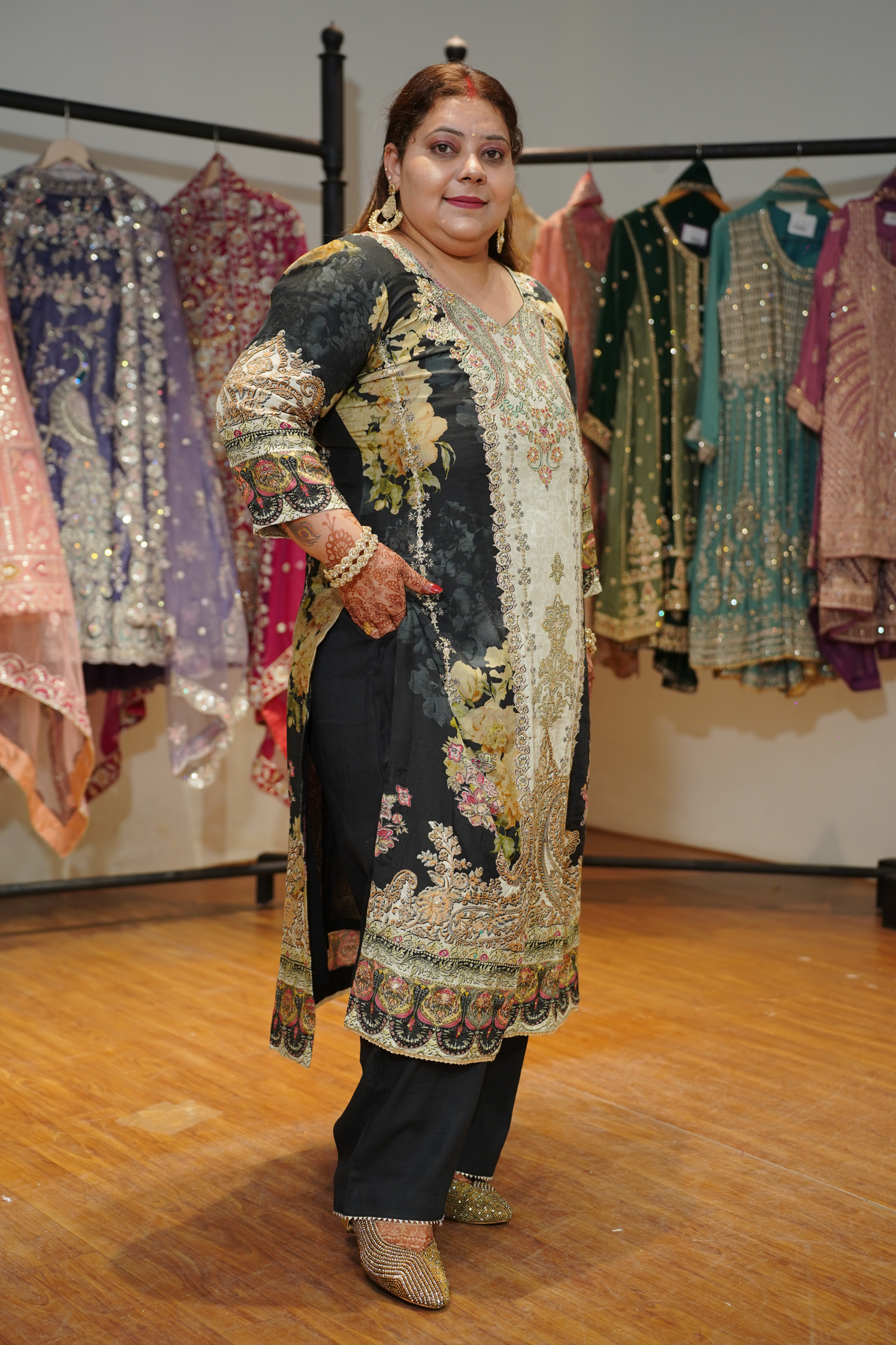 Zareen Karachi Muslin Suit with Aari Work