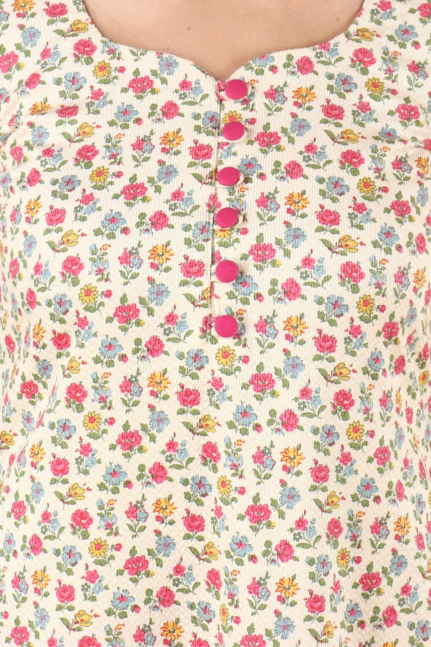 Buy Plus Size White Floral Corduroy Kurta Set At Apella | Sizes XS to 10 XL | India | Free Delivery | Customized