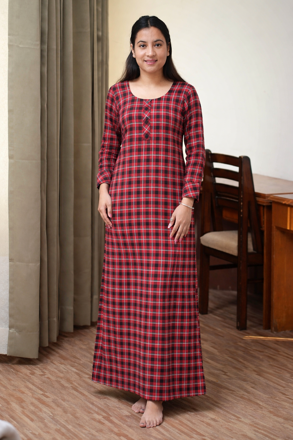 Scarlet Shadow Woollen Night Gown