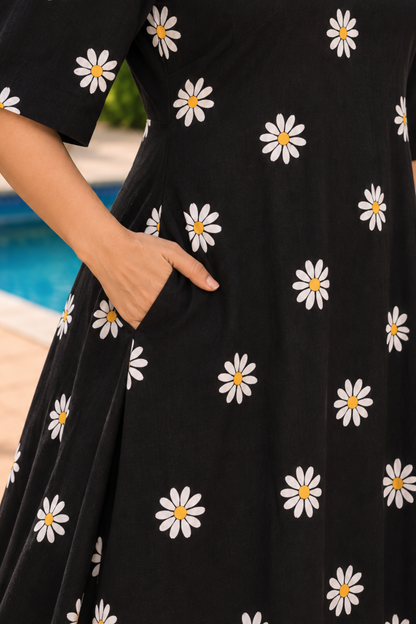 Daisy Noir Printed Dress With Pockets