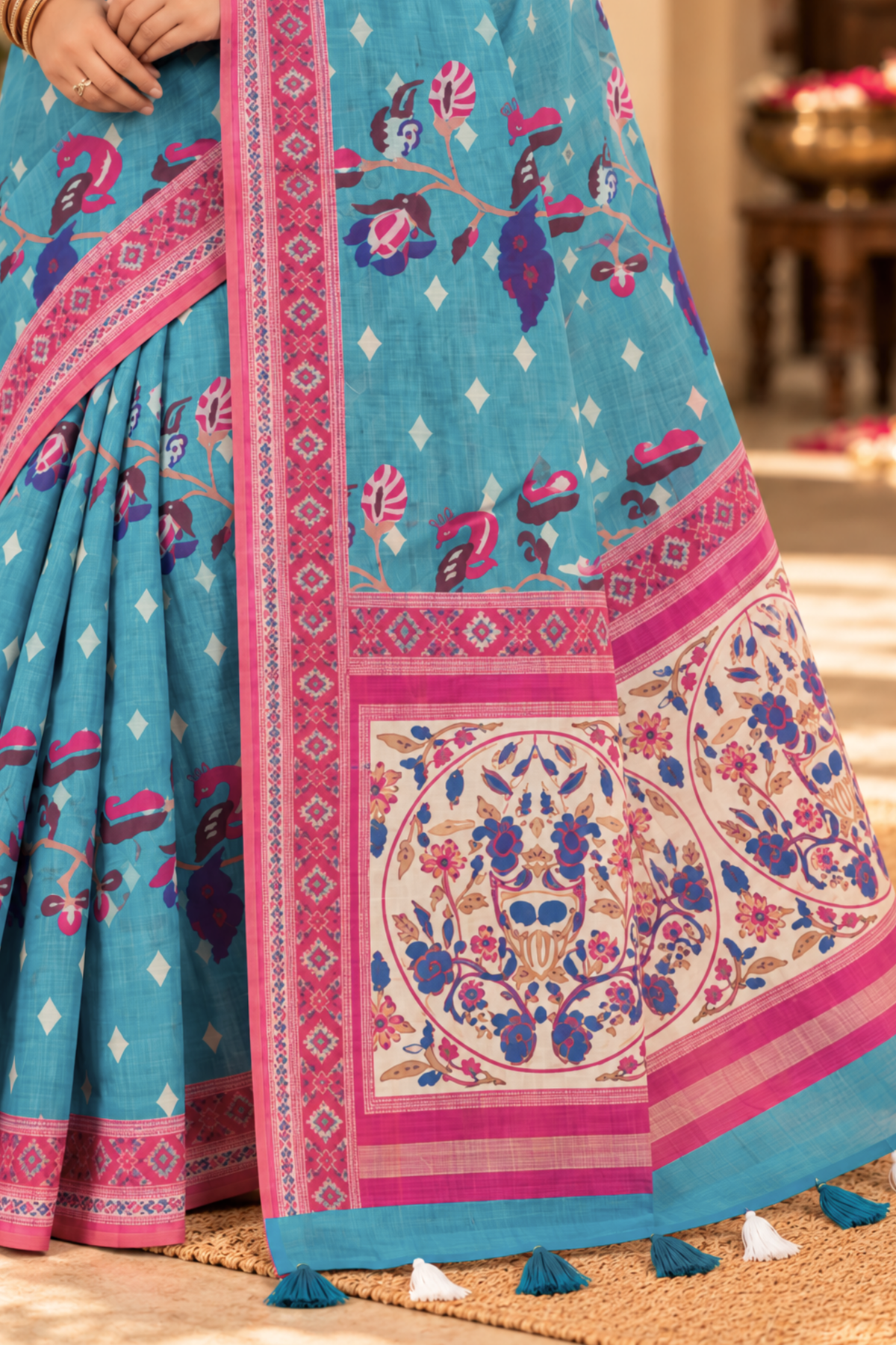 Meera Printed Saree With 1.5 Mtr Blouse Piece