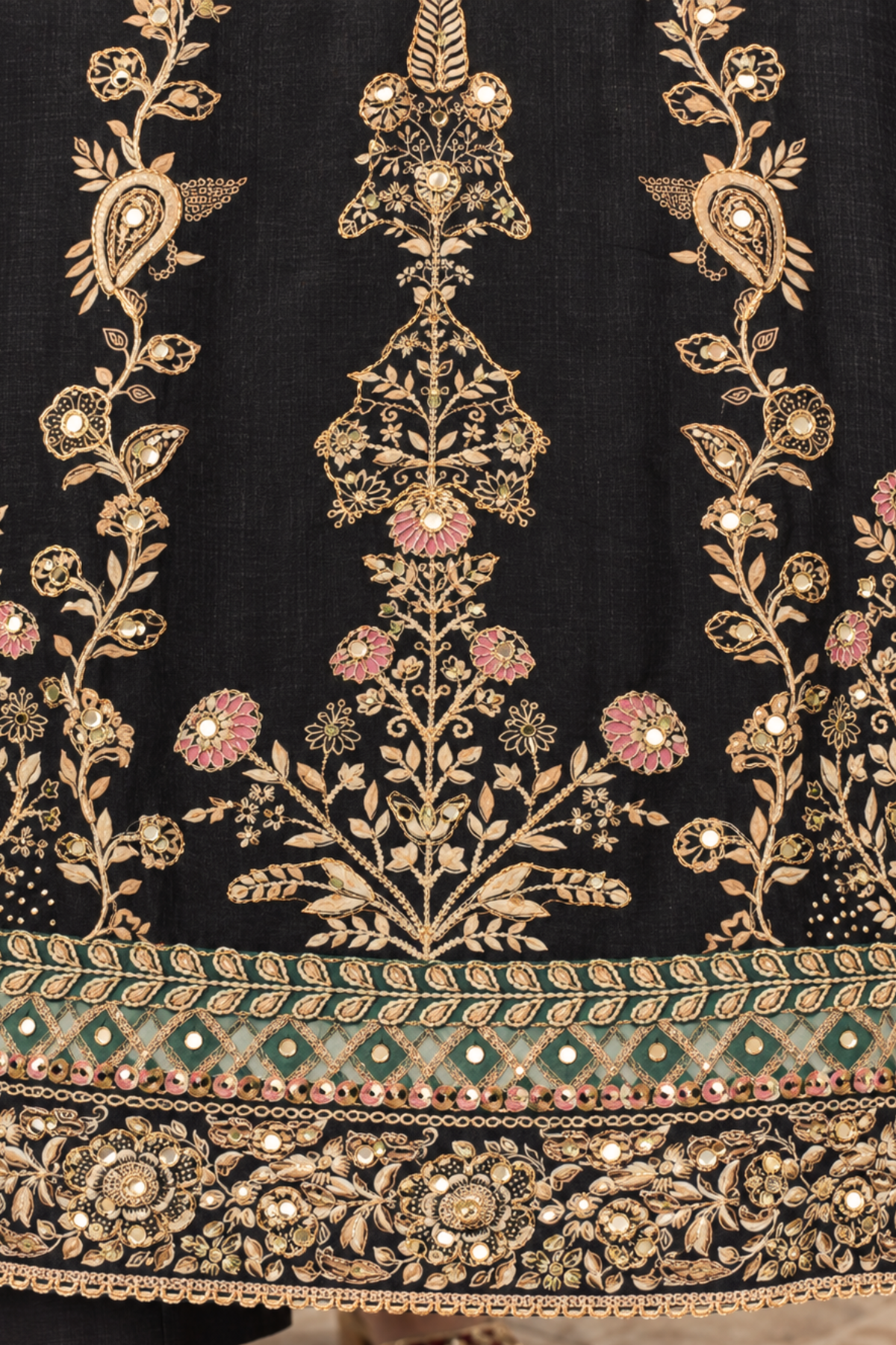 Nilofer Karachi Muslin Suit With Aari Work