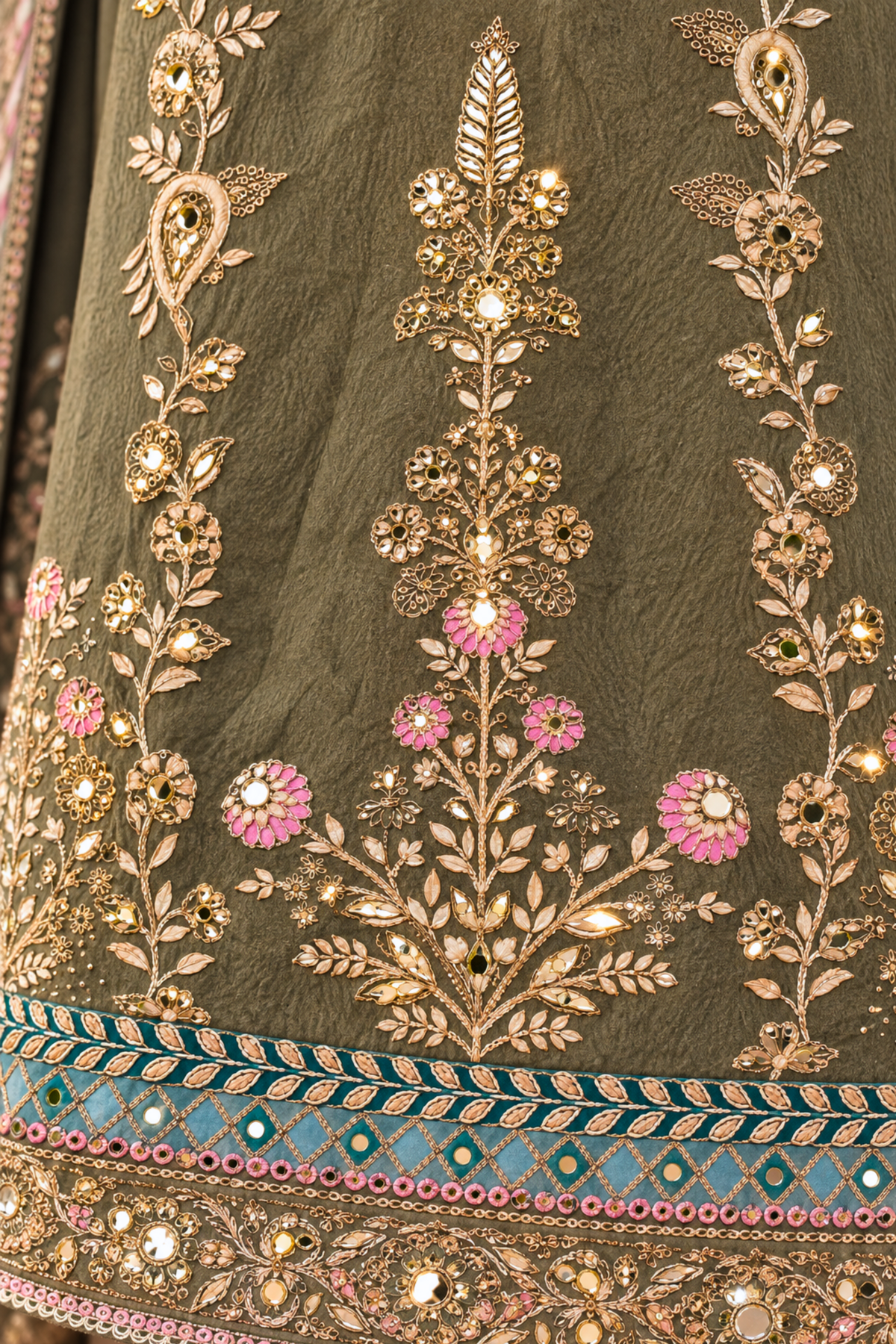 Saira Karachi Muslin Suit With Mirror Work