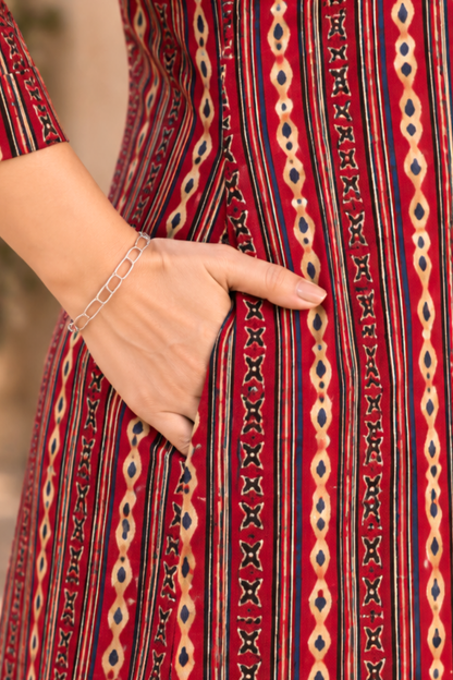 Scarlet Rhythm Printed Kurta With Pockets