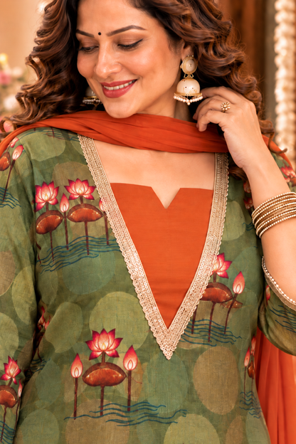 Sunehri Shaam Suit Set With Floral Print