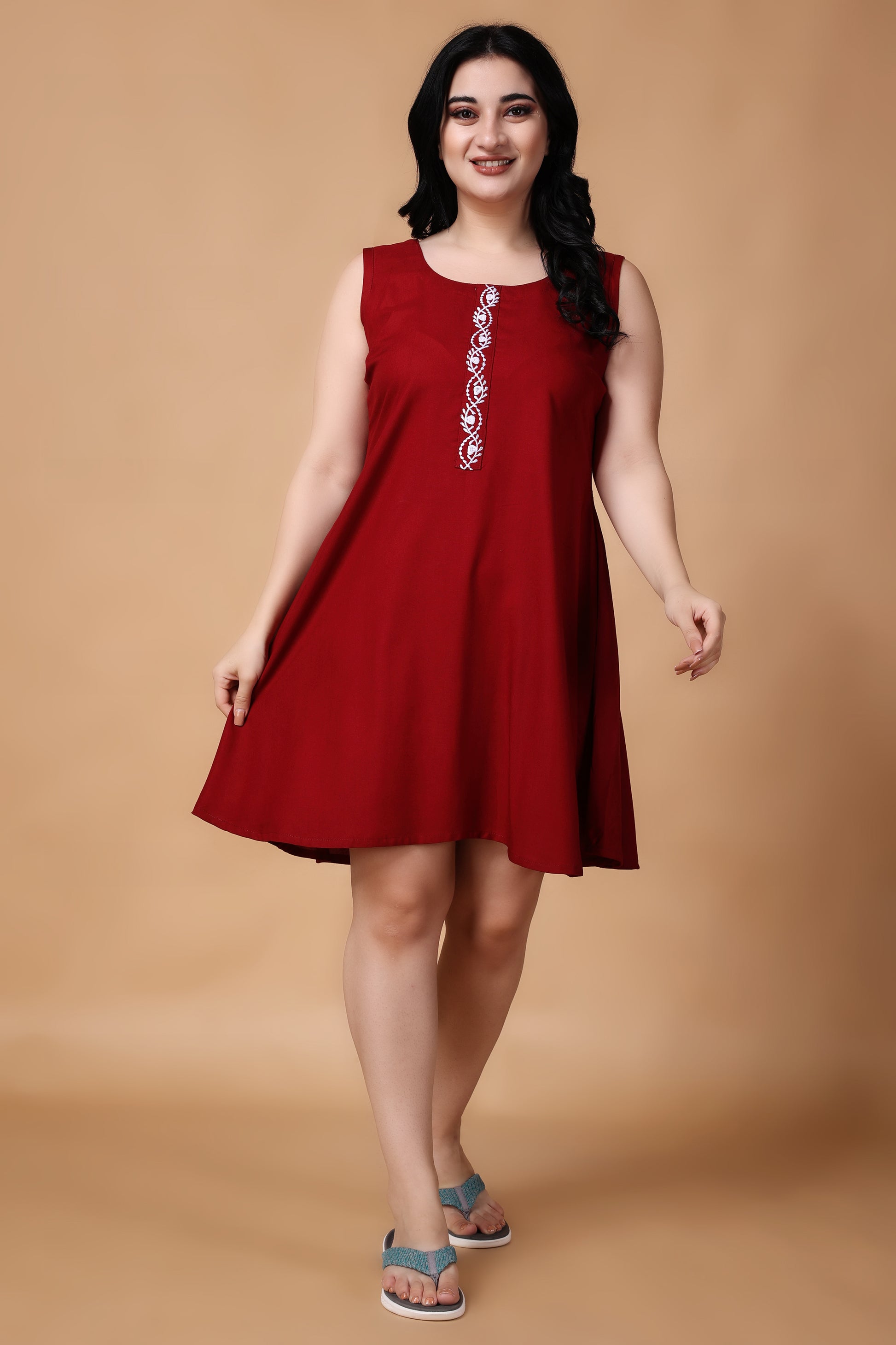 Woman Plus Size Ruby Red Detailed Short Nighty