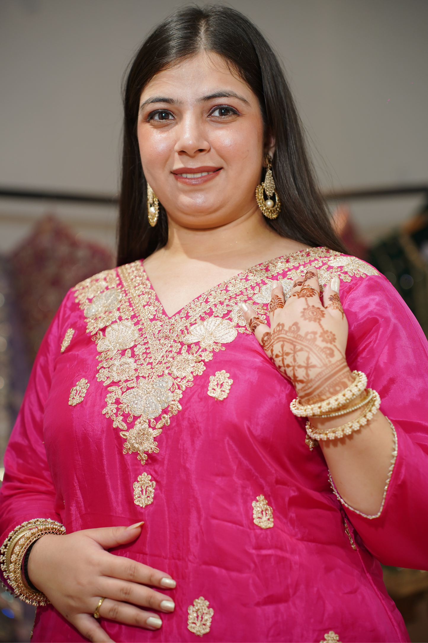 Iresha Magenta Suit Set With Zari Embroidery