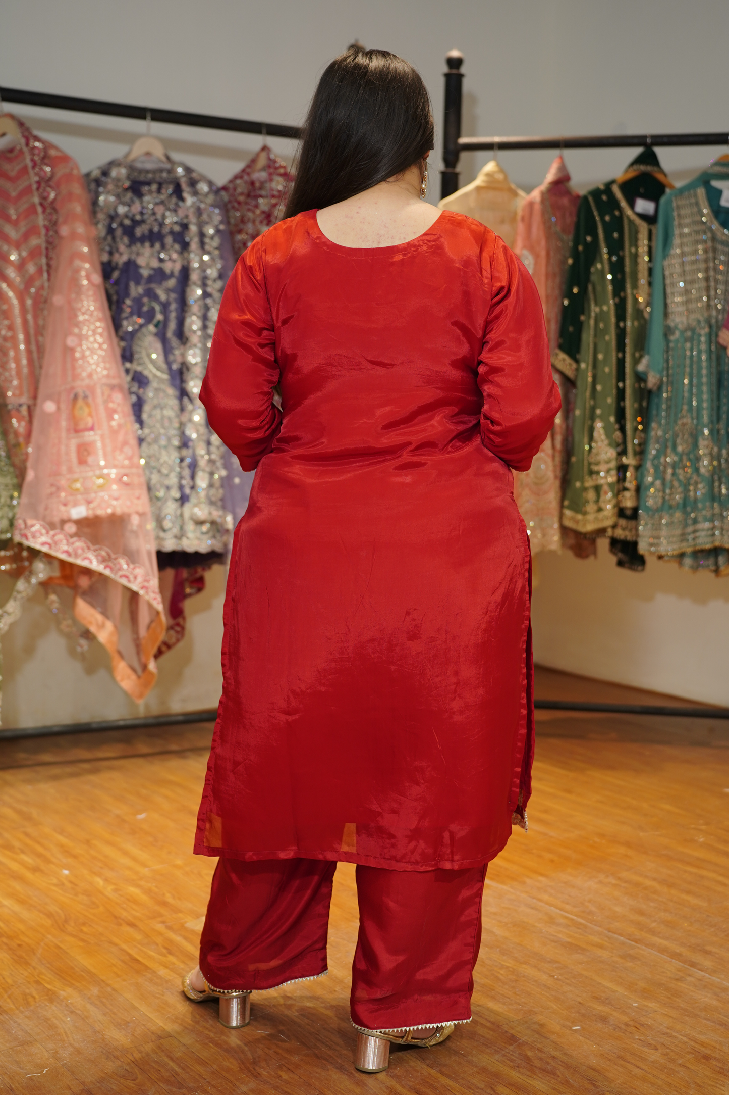 Aarisha Red Suit Set With Zari Embroidery