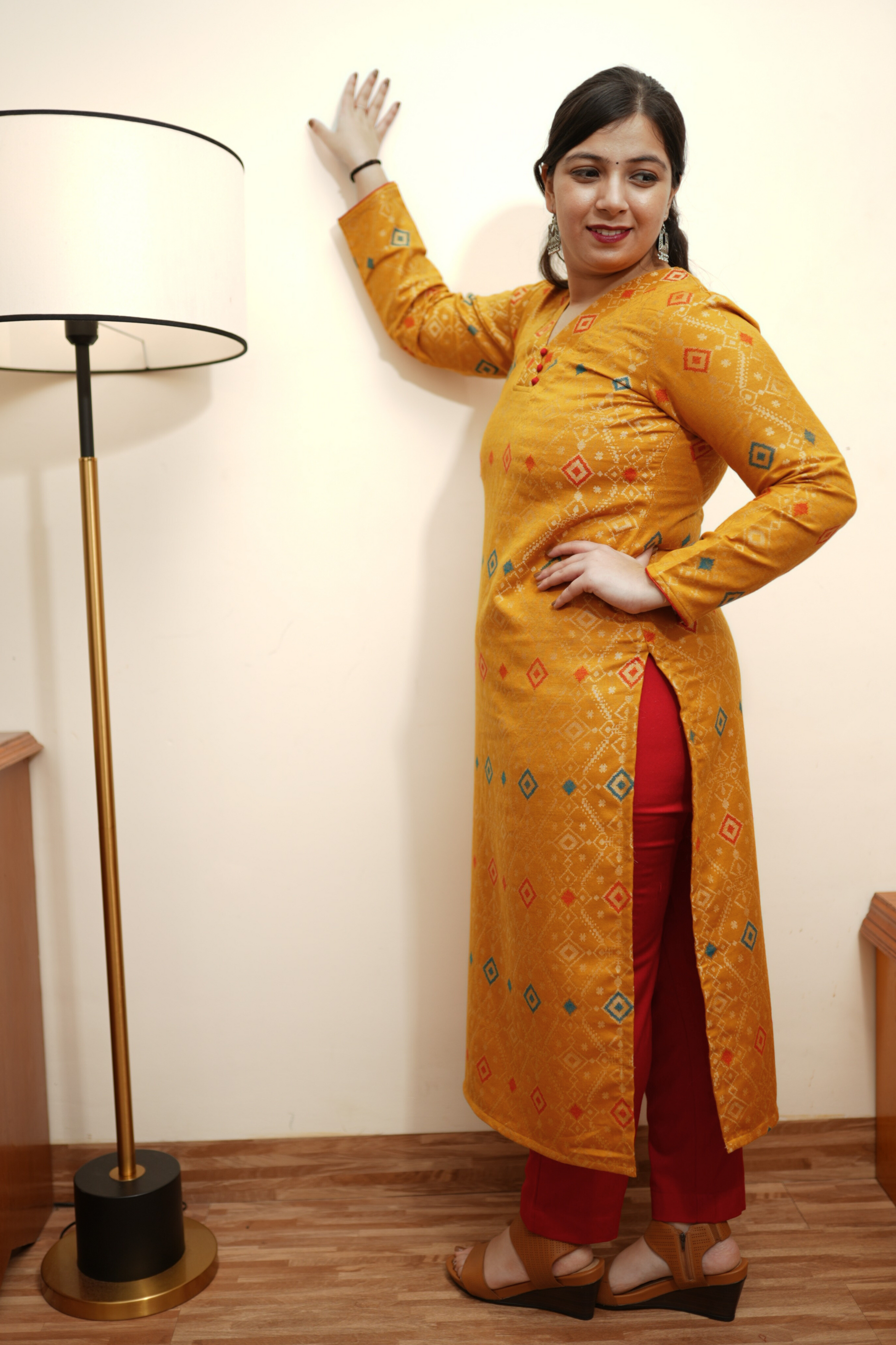 Buy Plus Size ​Amber Magic Woven Pashmina Set At Apella | Sizes XS to 10 XL | India | Free Delivery | Customized