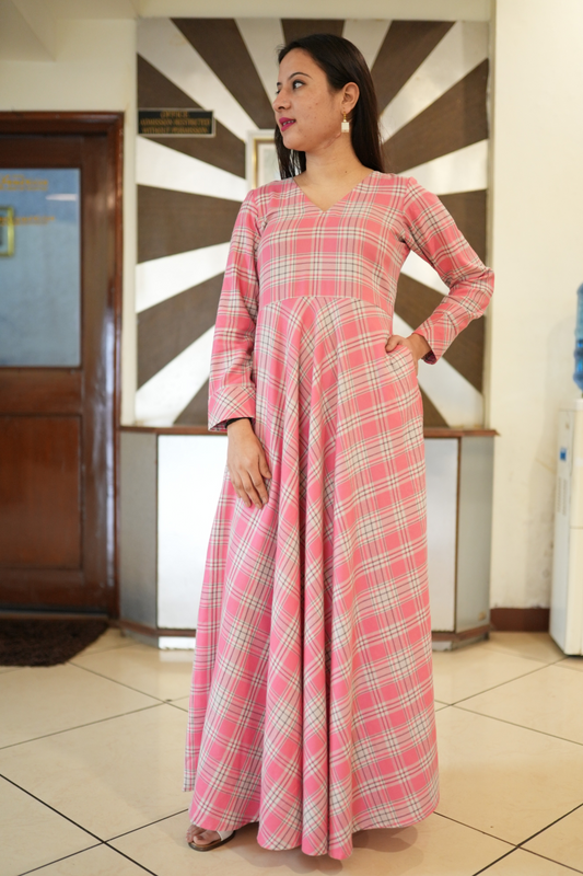Buy Plus Size ​Blush Breeze Twill Checked Dress At Apella | Sizes XS to 10 XL | India | Free Delivery | Customized