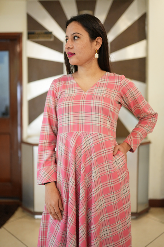 Buy Plus Size ​Blush Breeze Twill Checked Dress At Apella | Sizes XS to 10 XL | India | Free Delivery | Customized