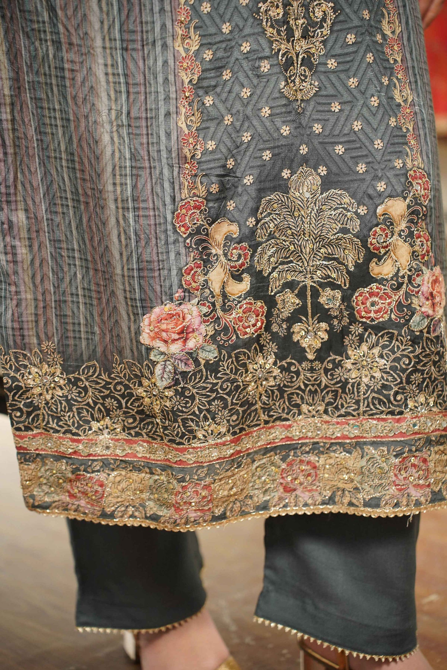 Lailah Karachi Muslin Suit with Aari Work