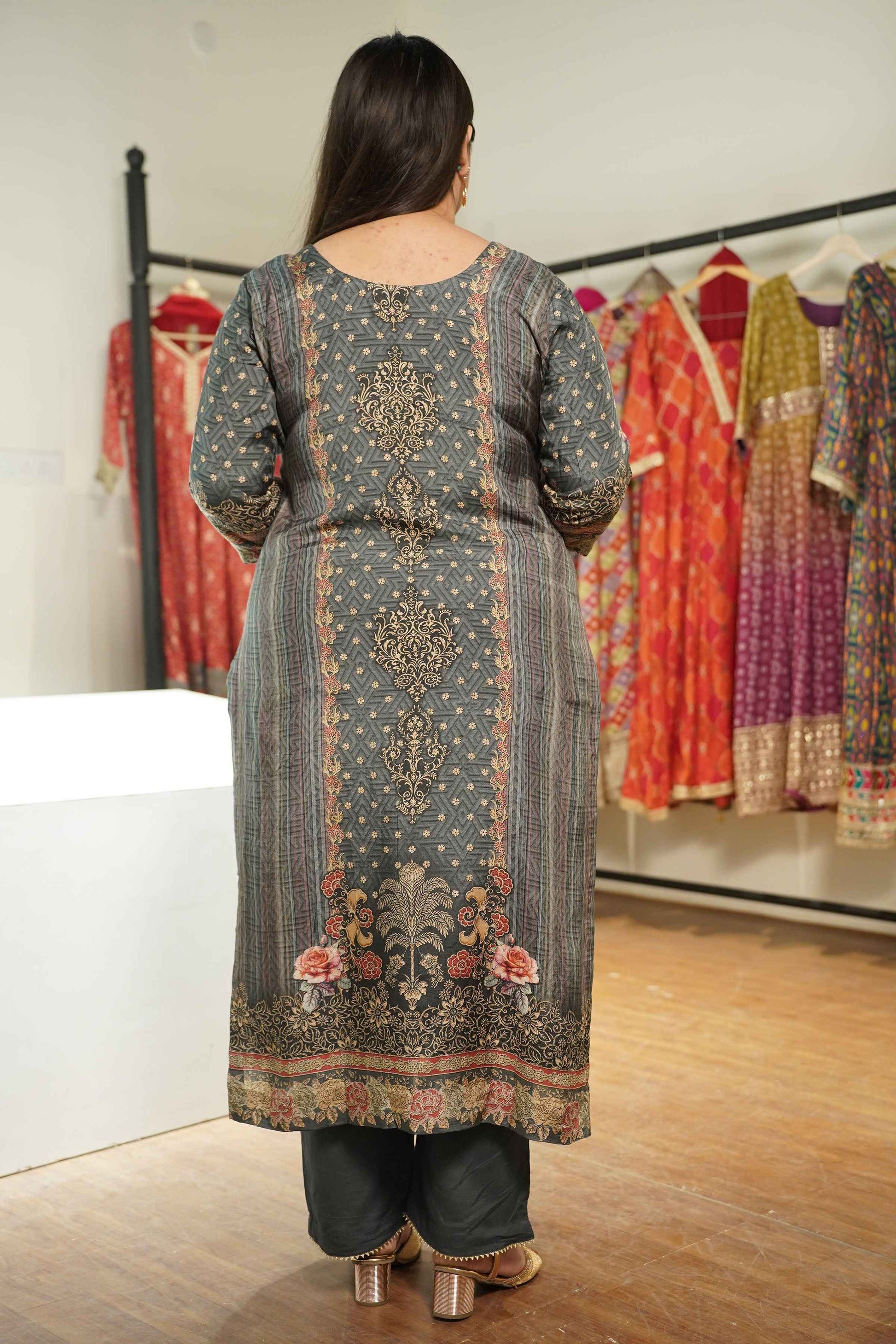 Lailah Karachi Muslin Suit with Aari Work