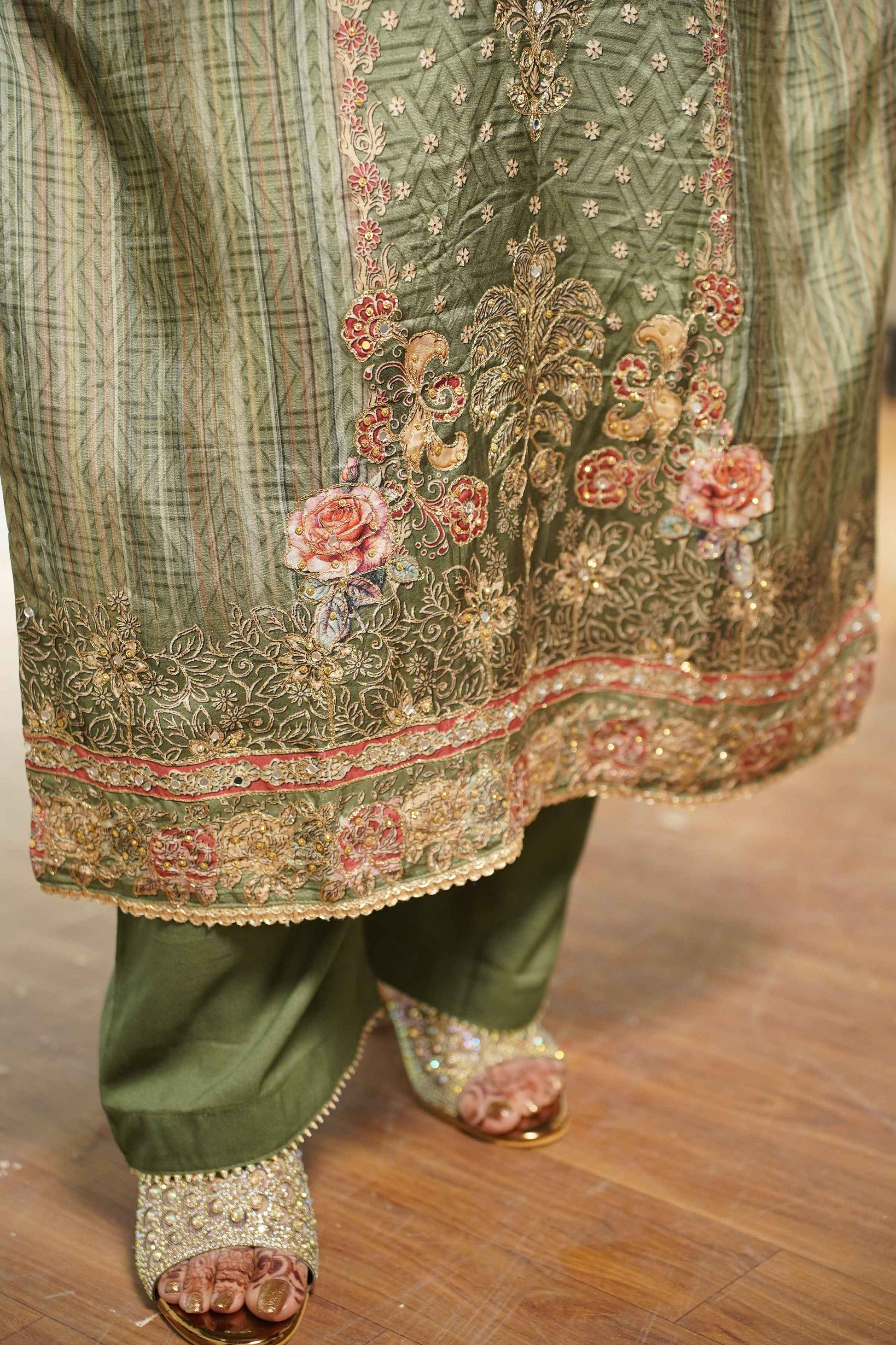 Mehnaz Karachi Muslin Suit with Aari Work