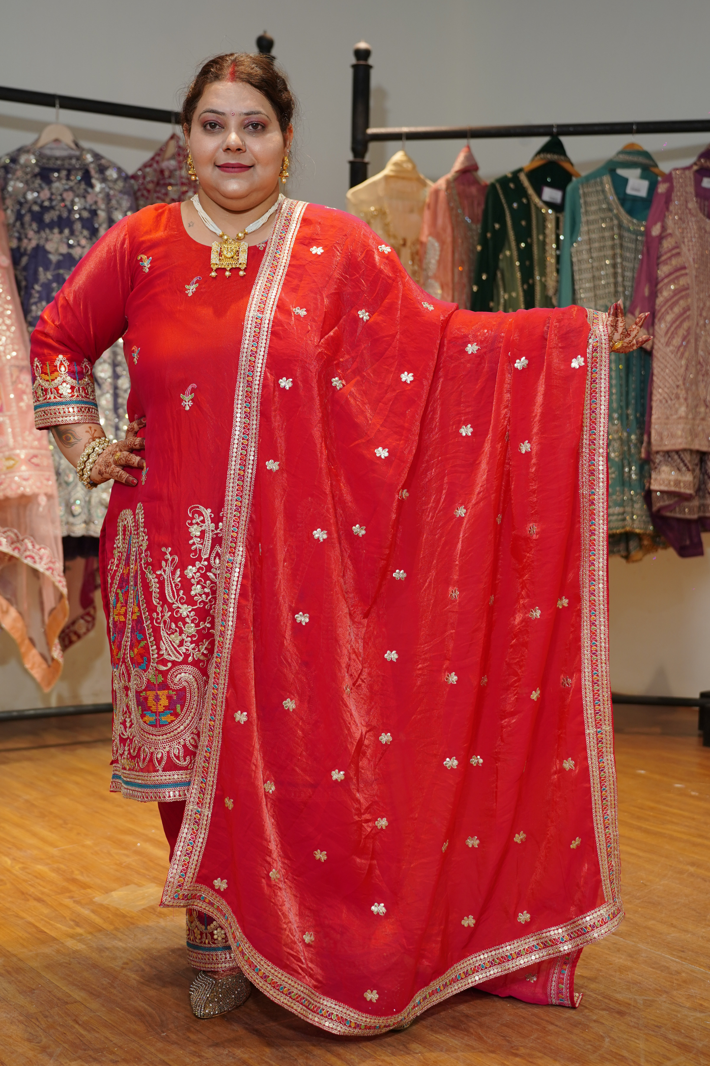 Kanika Red Suit Set With Zari & Thread Embroidery