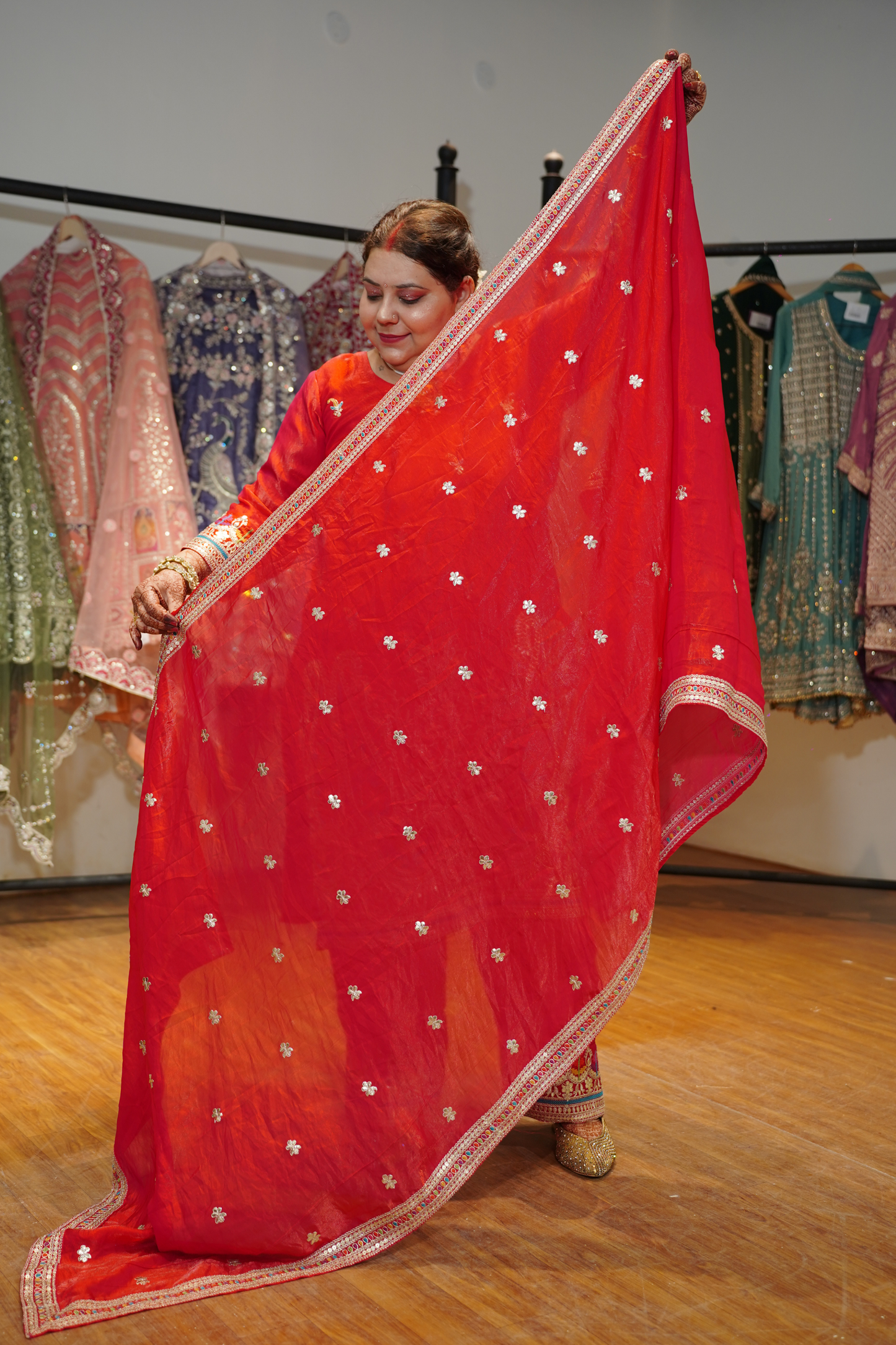 Kanika Red Suit Set With Zari & Thread Embroidery