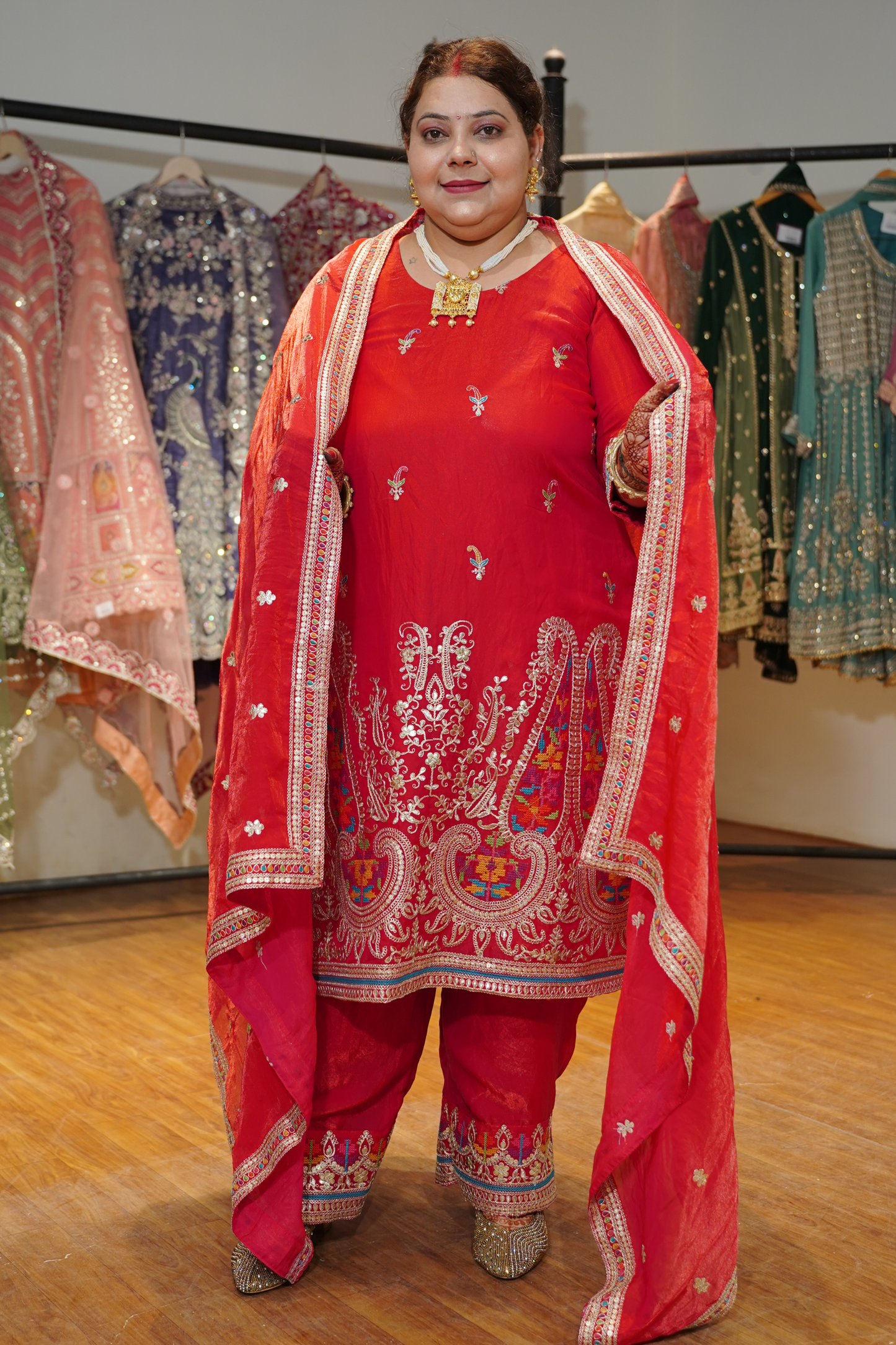 Kanika Red Suit Set With Zari & Thread Embroidery