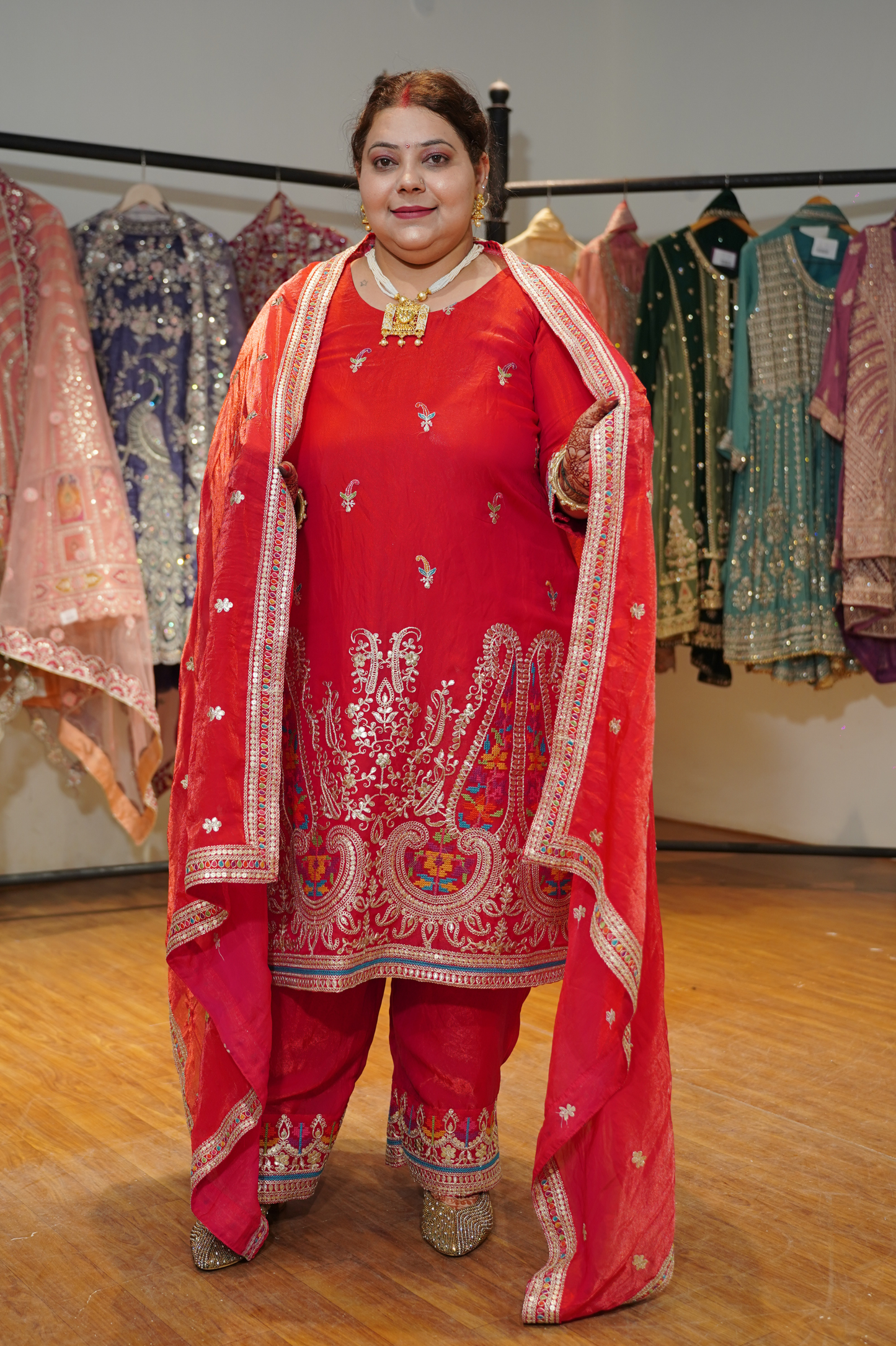 Kanika Red Suit Set With Zari & Thread Embroidery