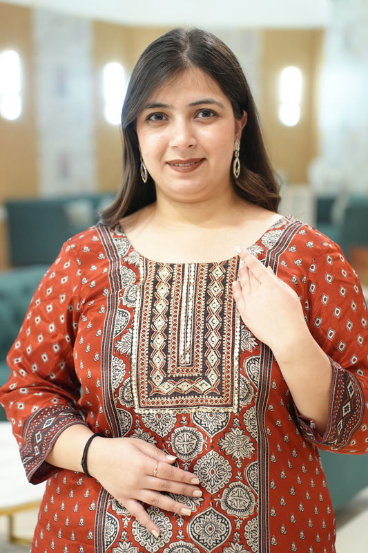 Zafraani Mehroon Crepe Suit With Mirror Work