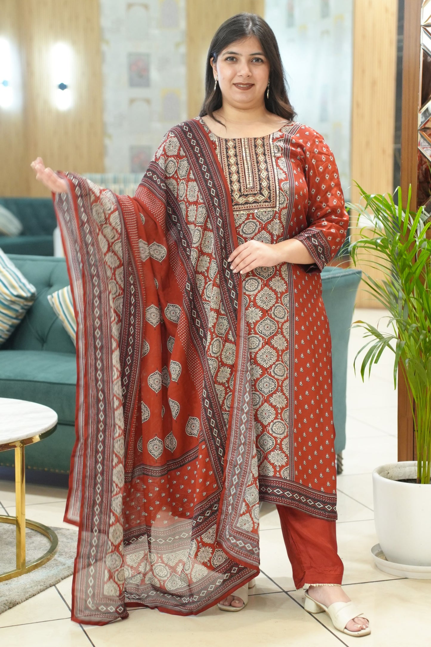 Zafraani Mehroon Crepe Suit With Mirror Work