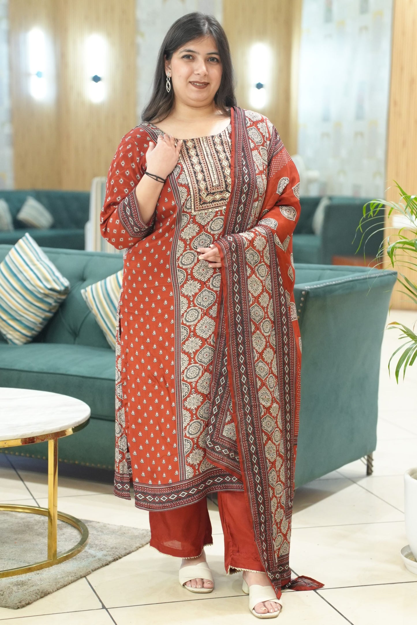 Zafraani Mehroon Crepe Suit With Mirror Work