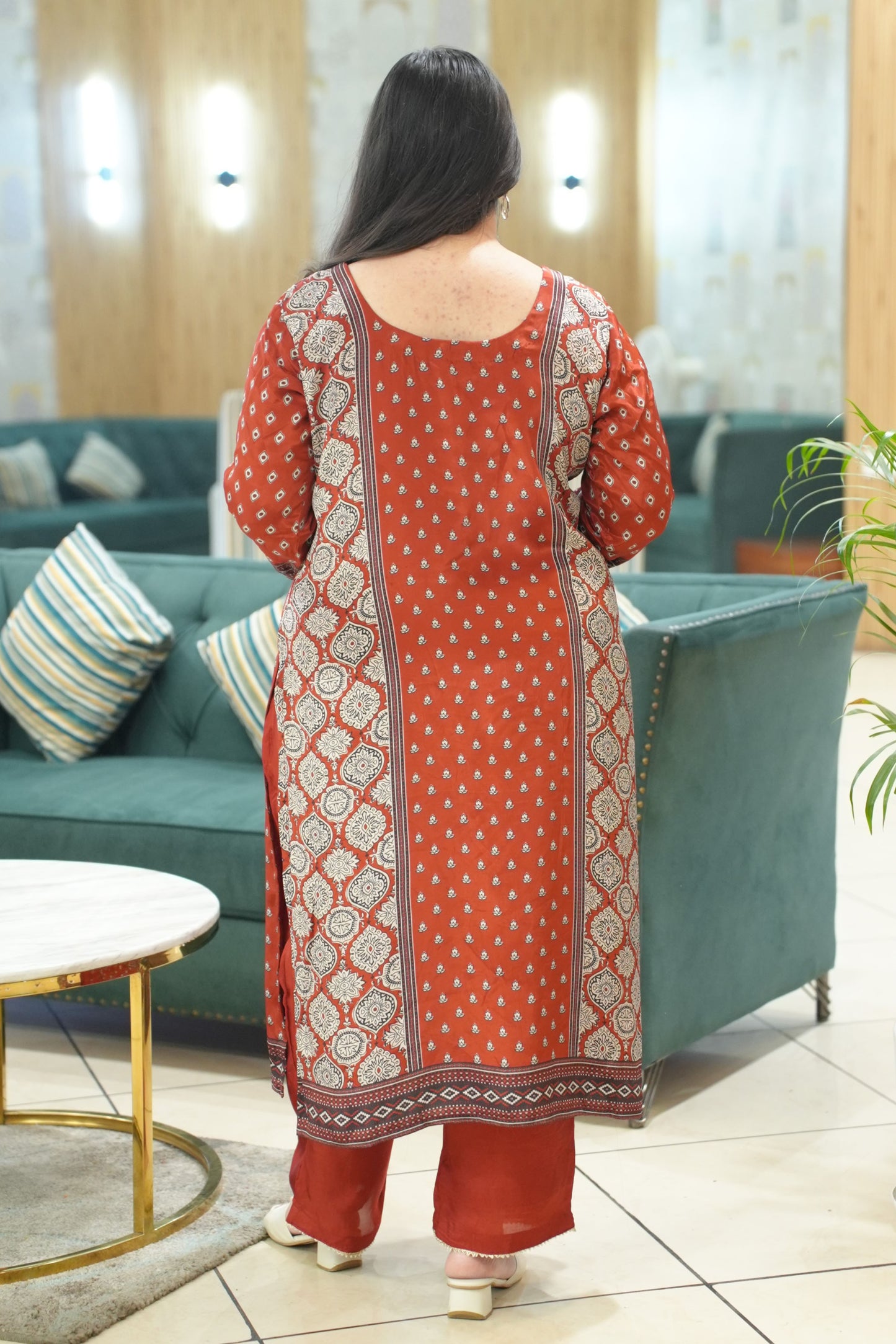 Zafraani Mehroon Crepe Suit With Mirror Work