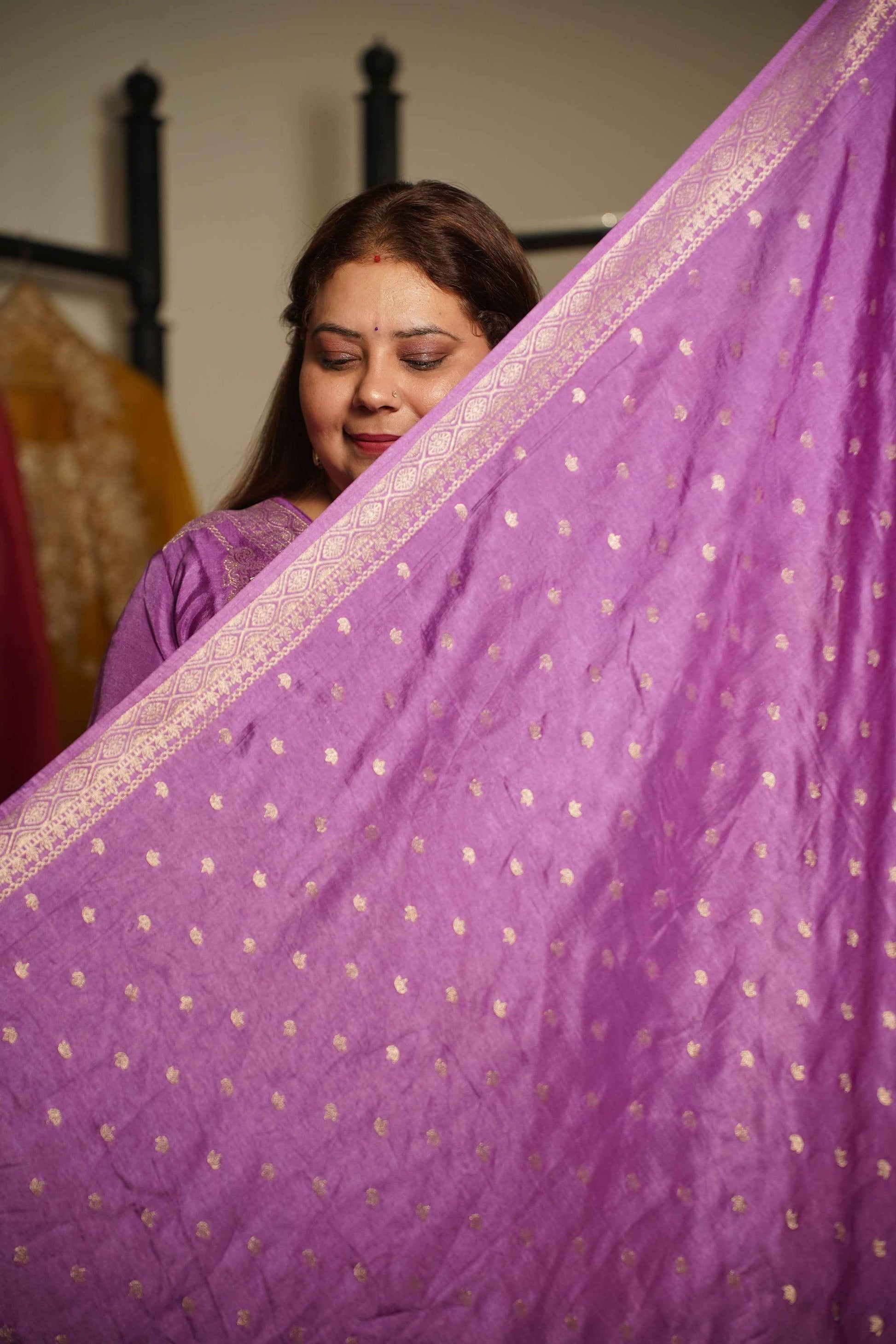 Raavia Mauve Silk Suit With Jacquard Weave