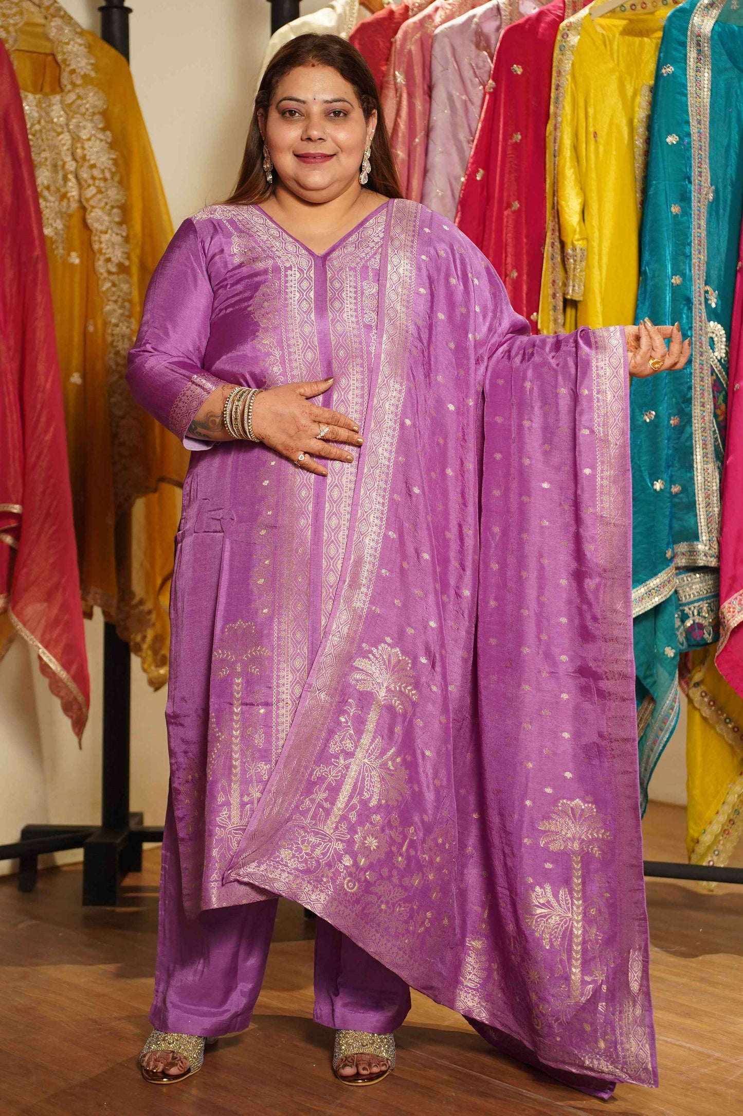Raavia Mauve Silk Suit With Jacquard Weave