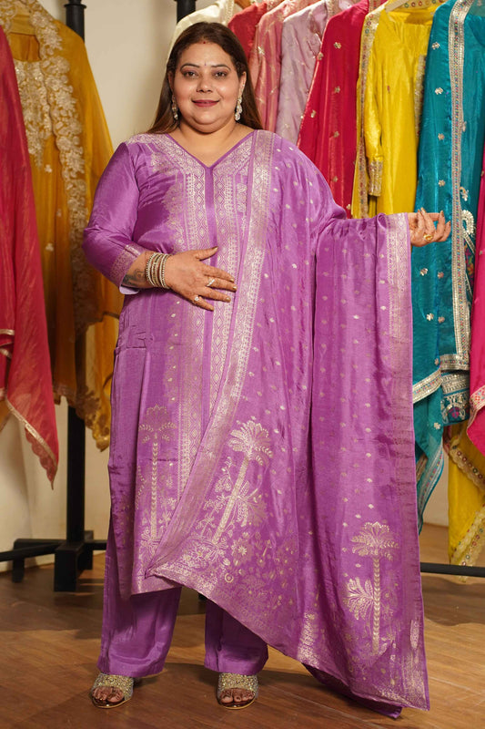 Raavia Mauve Silk Suit With Jacquard Weave