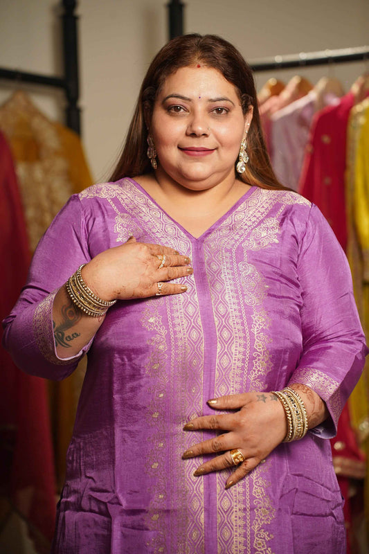 Raavia Mauve Silk Suit With Jacquard Weave