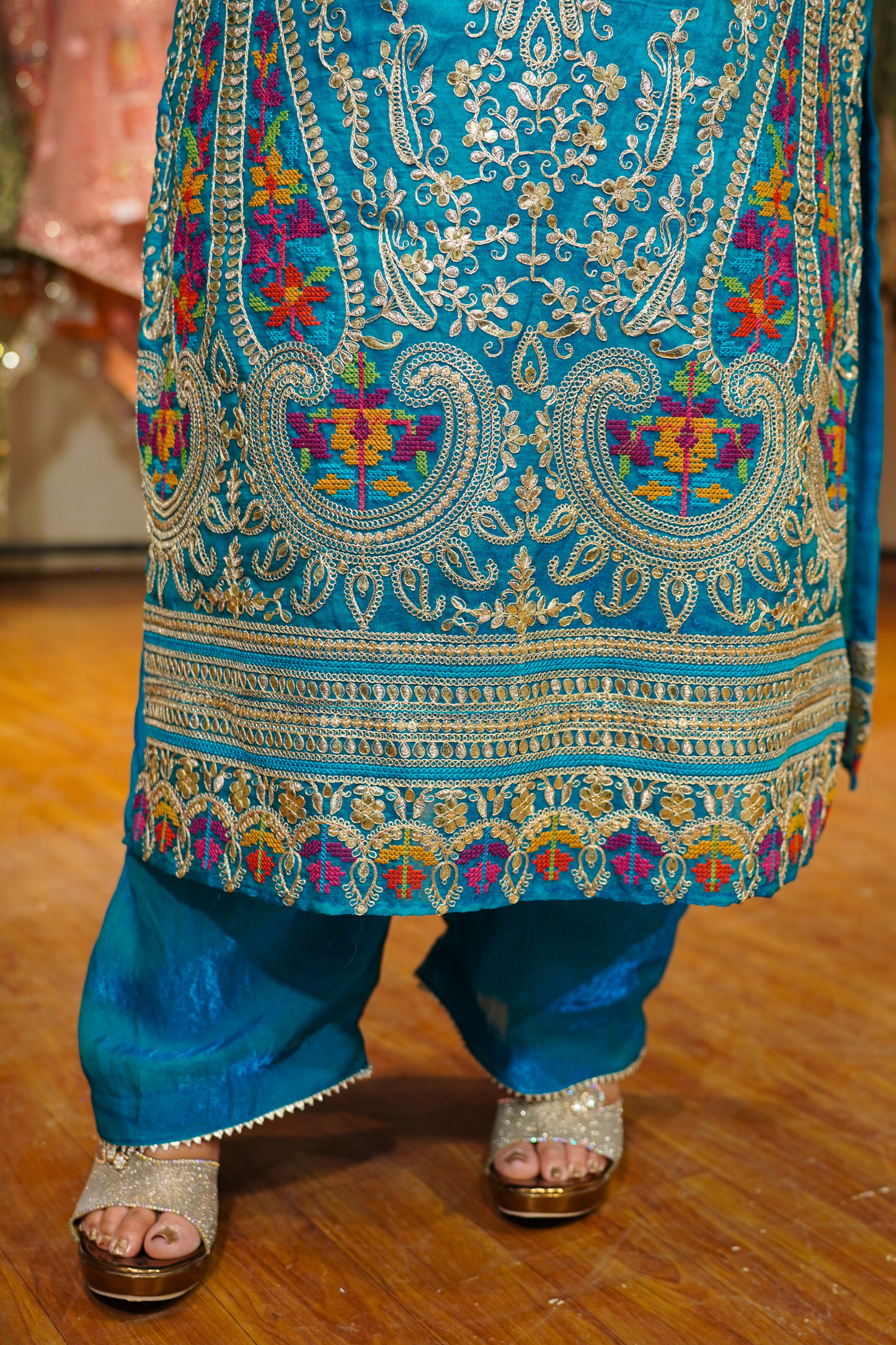 Miraya Blue Suit Set With Zari & Thread Embroidery