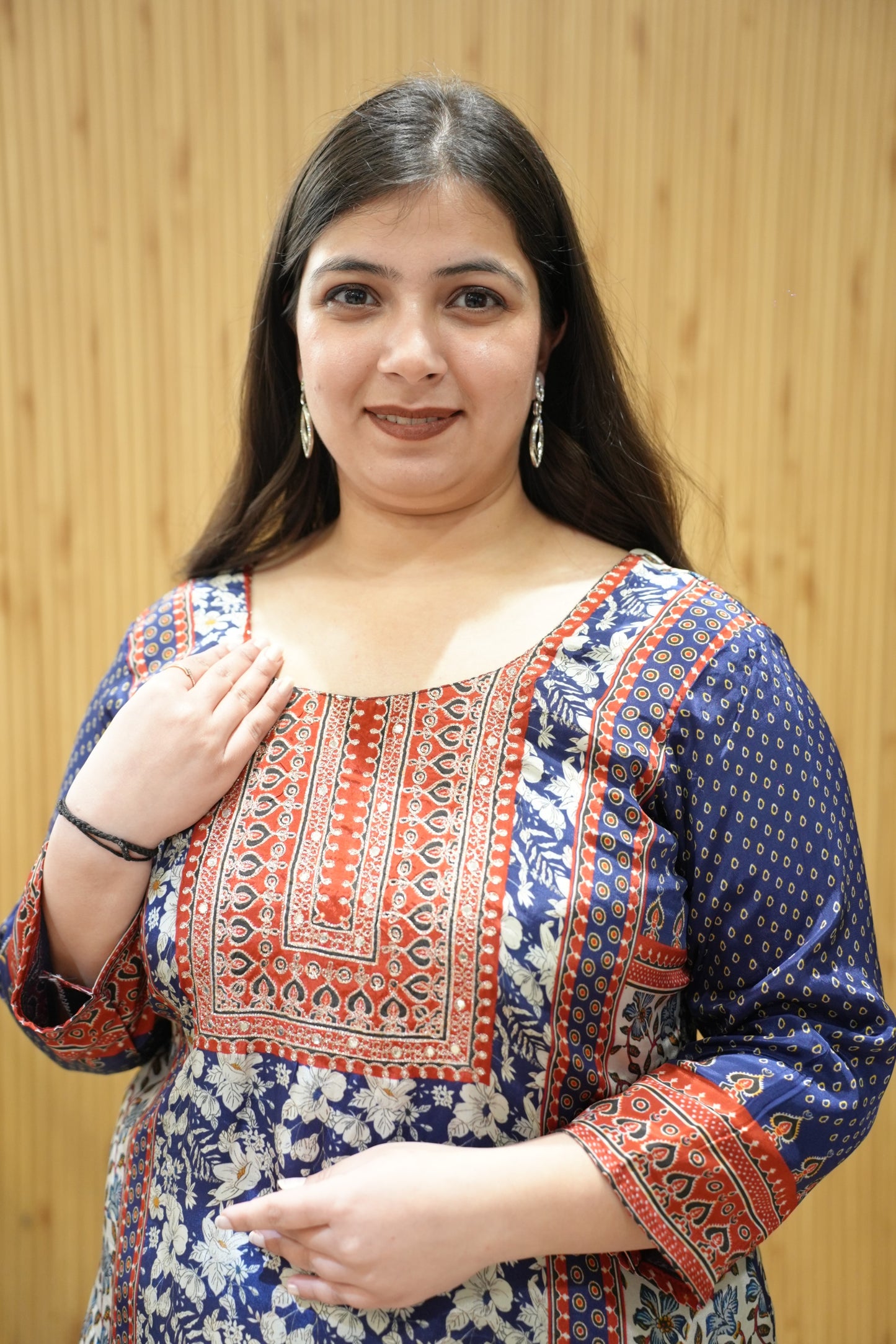 Noori Navy Crepe Suit With Mirror Work