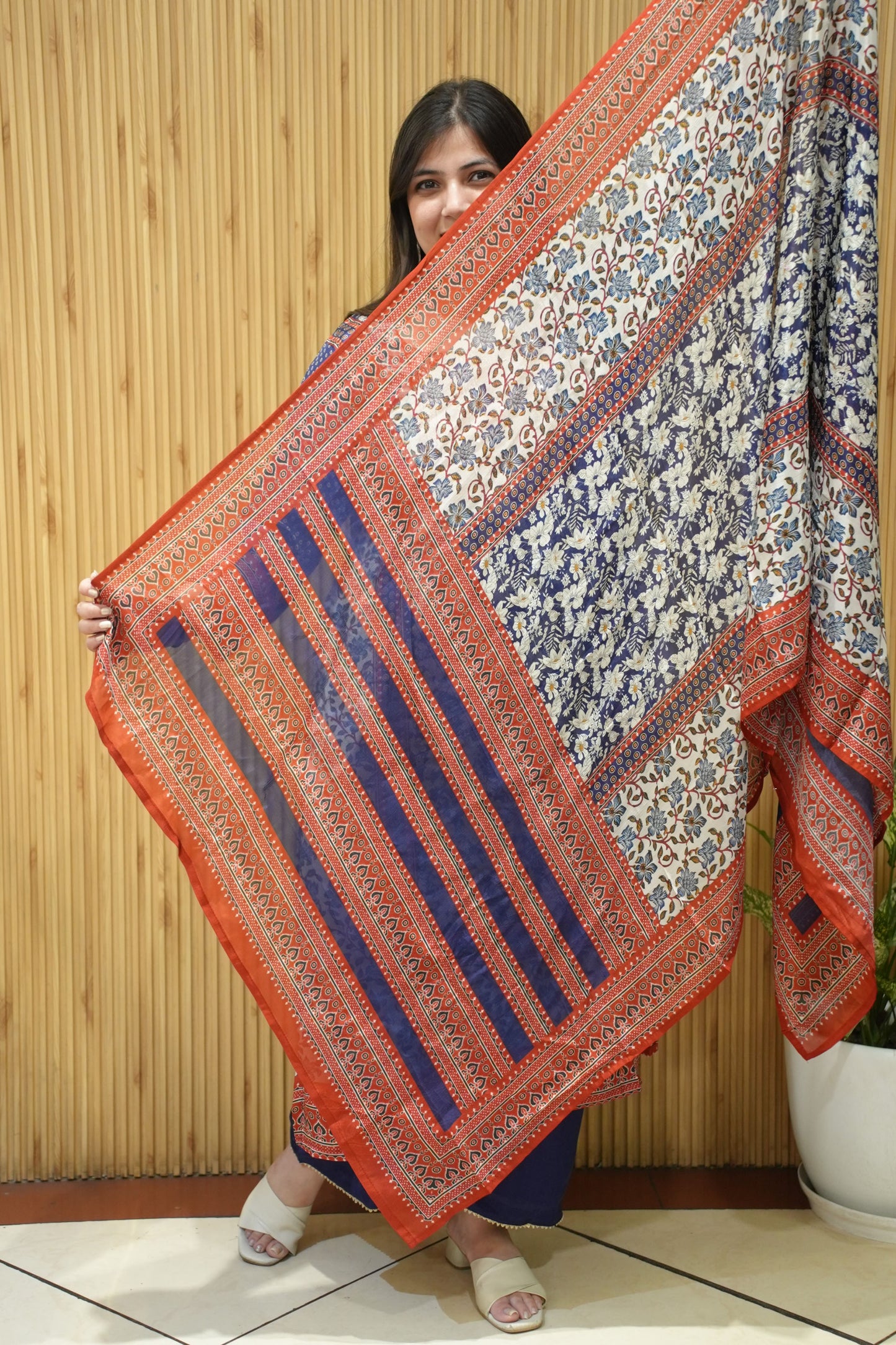 Noori Navy Crepe Suit With Mirror Work