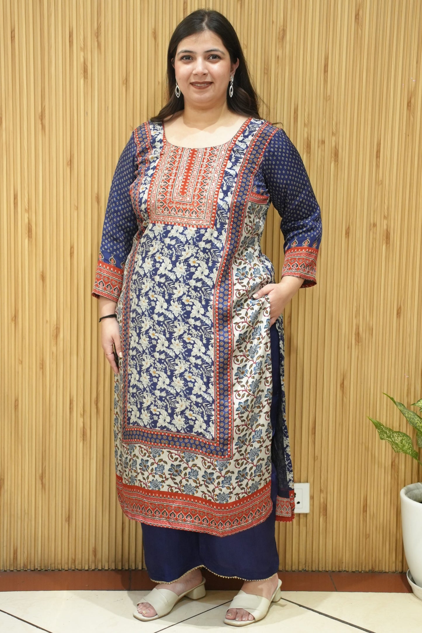 Noori Navy Crepe Suit With Mirror Work