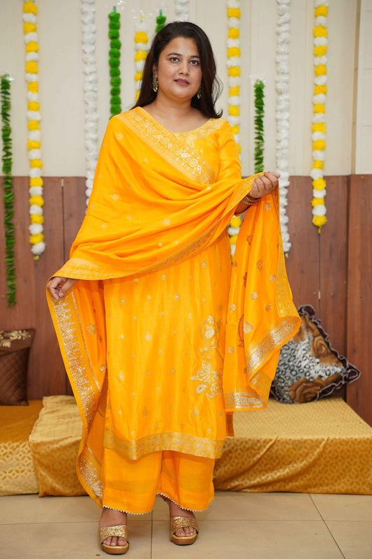 Buy Plus Size ​Old Gold Rose Jacquard Silk Suit At Apella | Sizes XS to 10 XL | India | Free Delivery | Customized