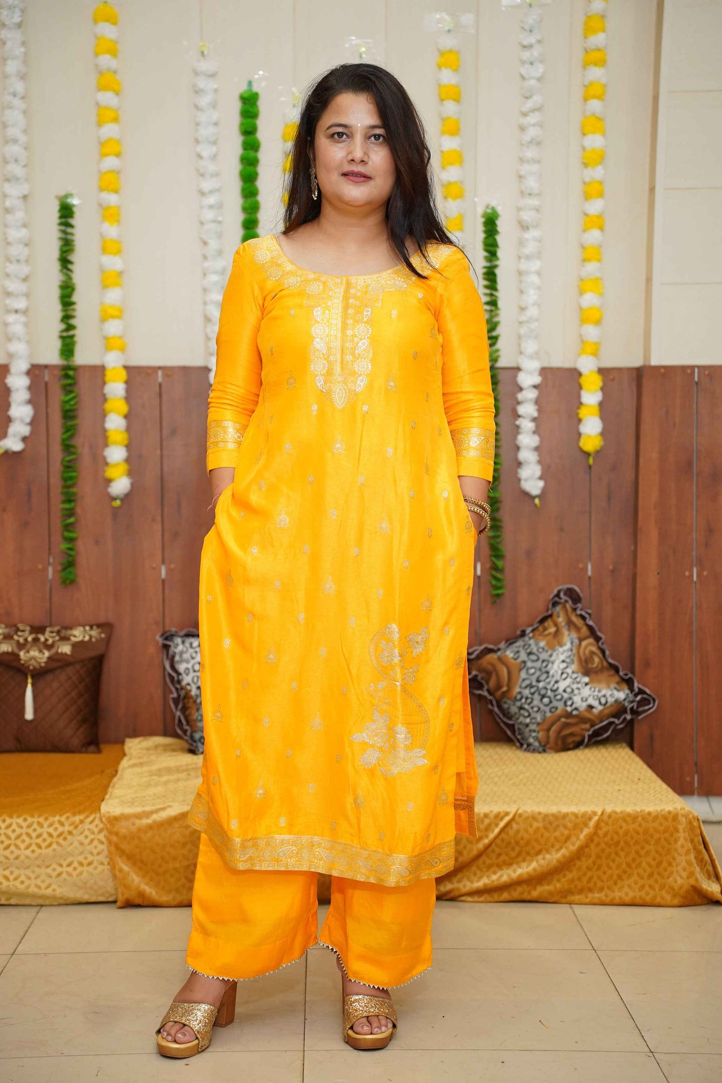 Buy Plus Size ​Old Gold Rose Jacquard Silk Suit At Apella | Sizes XS to 10 XL | India | Free Delivery | Customized