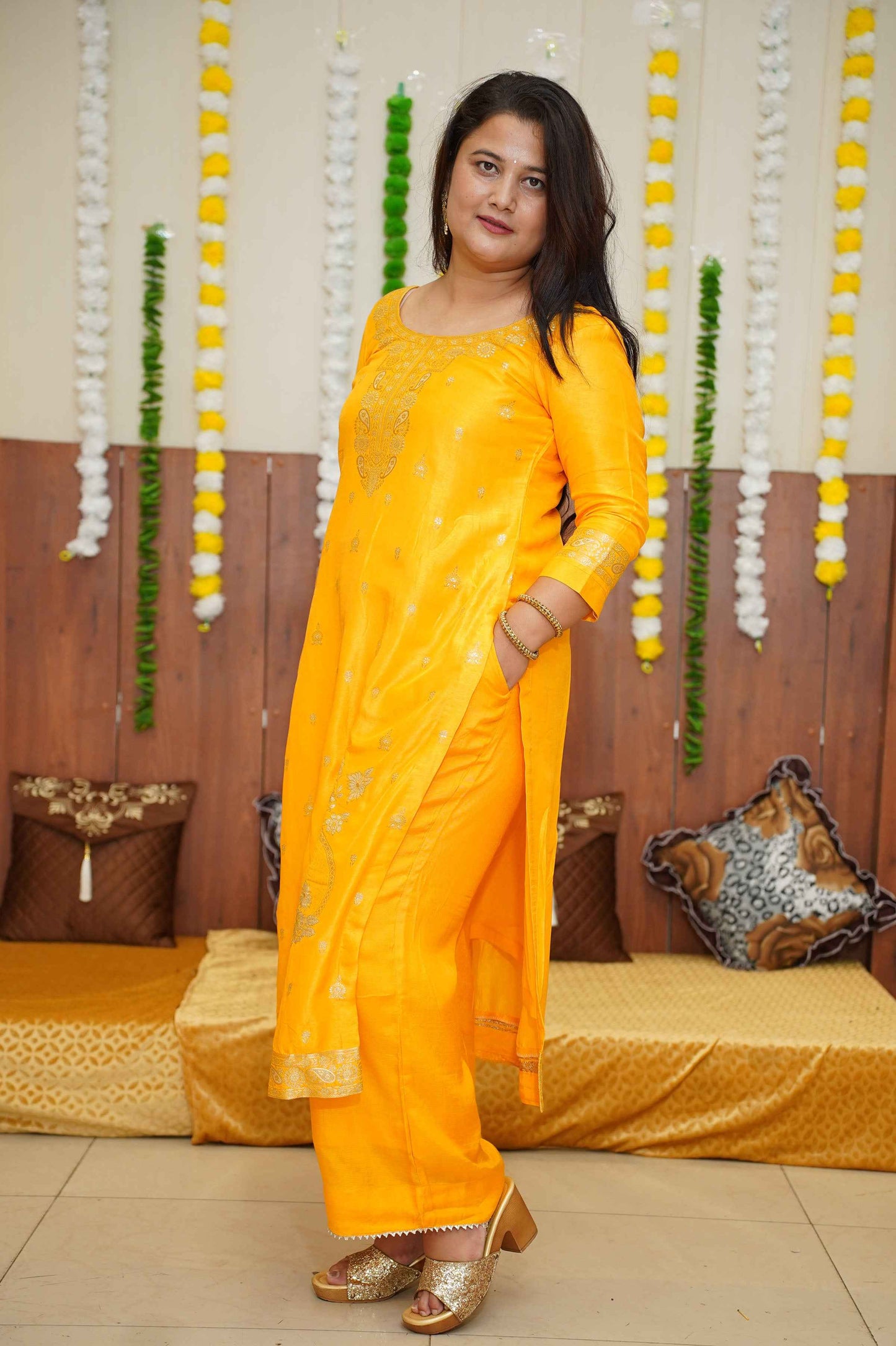 Buy Plus Size ​Old Gold Rose Jacquard Silk Suit At Apella | Sizes XS to 10 XL | India | Free Delivery | Customized