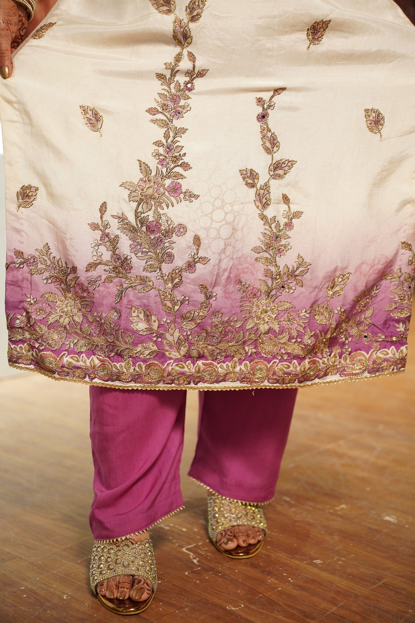 Parizah Ombré Muslin Suit with Aari Work