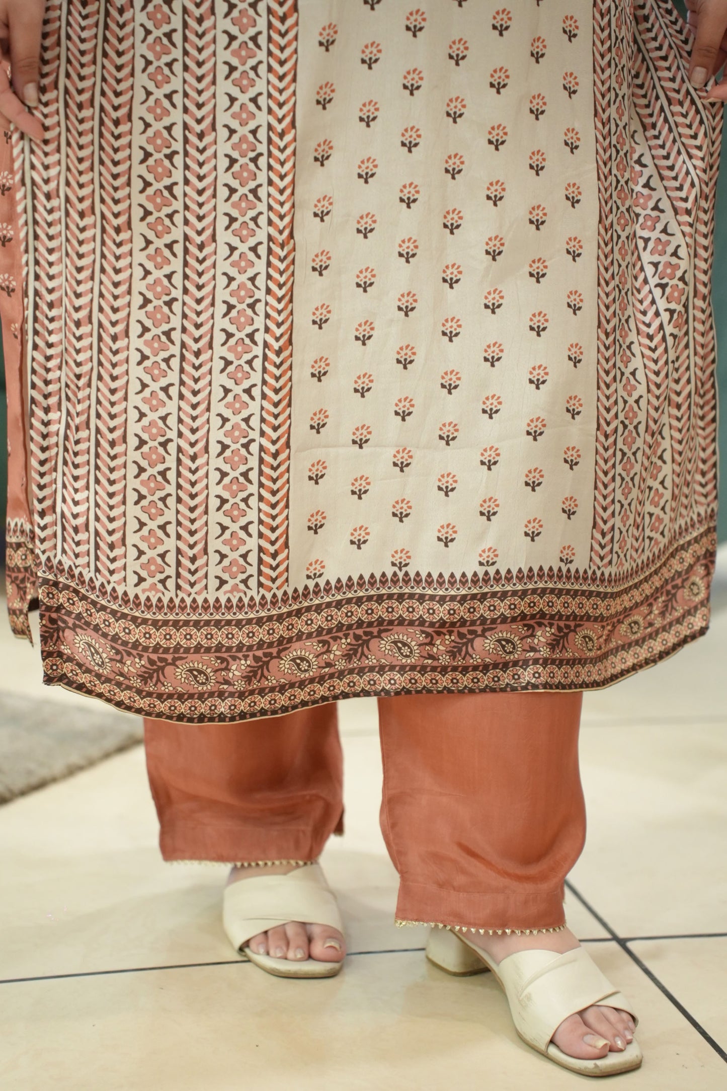 Zehra Ivory Crepe Suit With Mirror Work