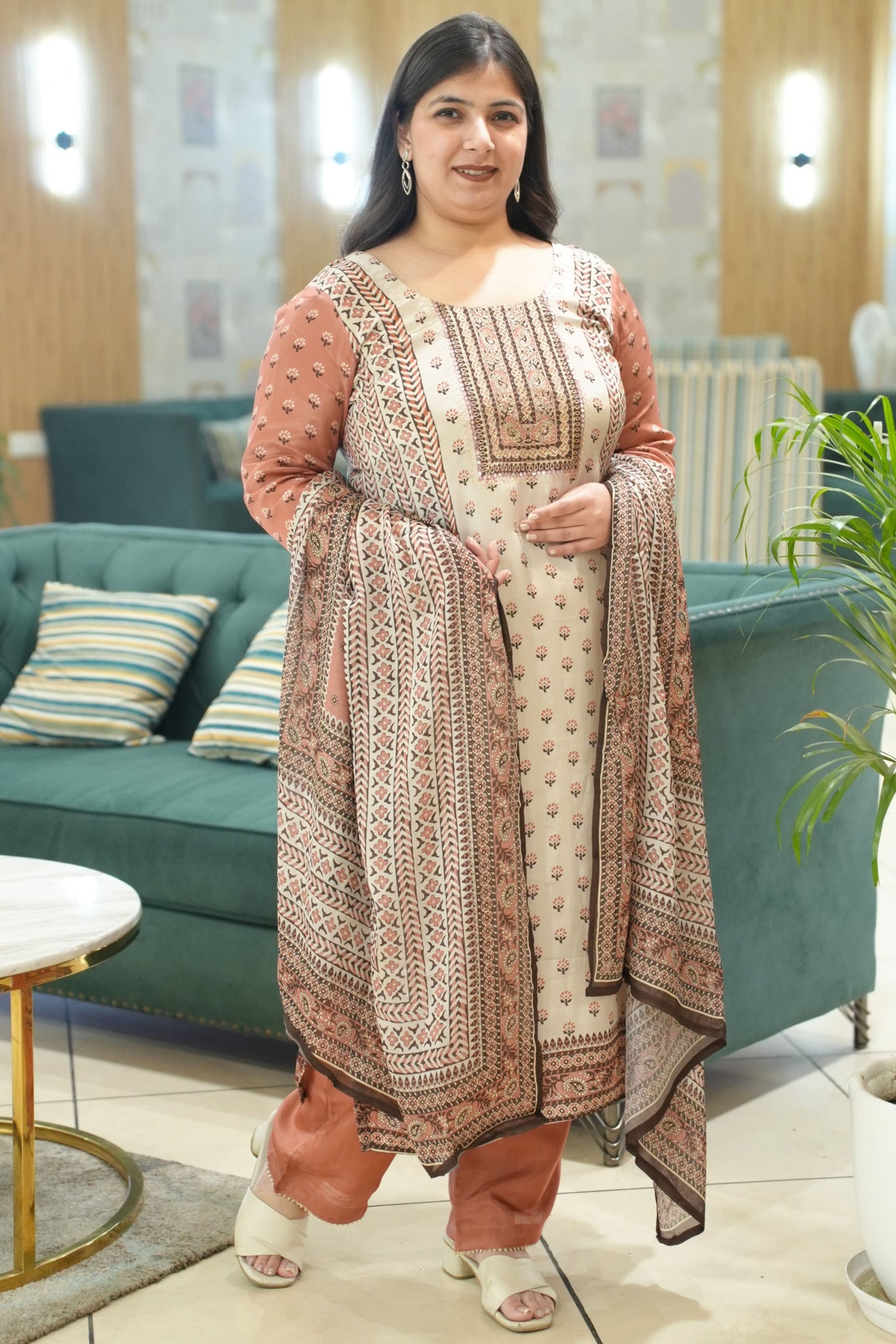 Zehra Ivory Crepe Suit With Mirror Work